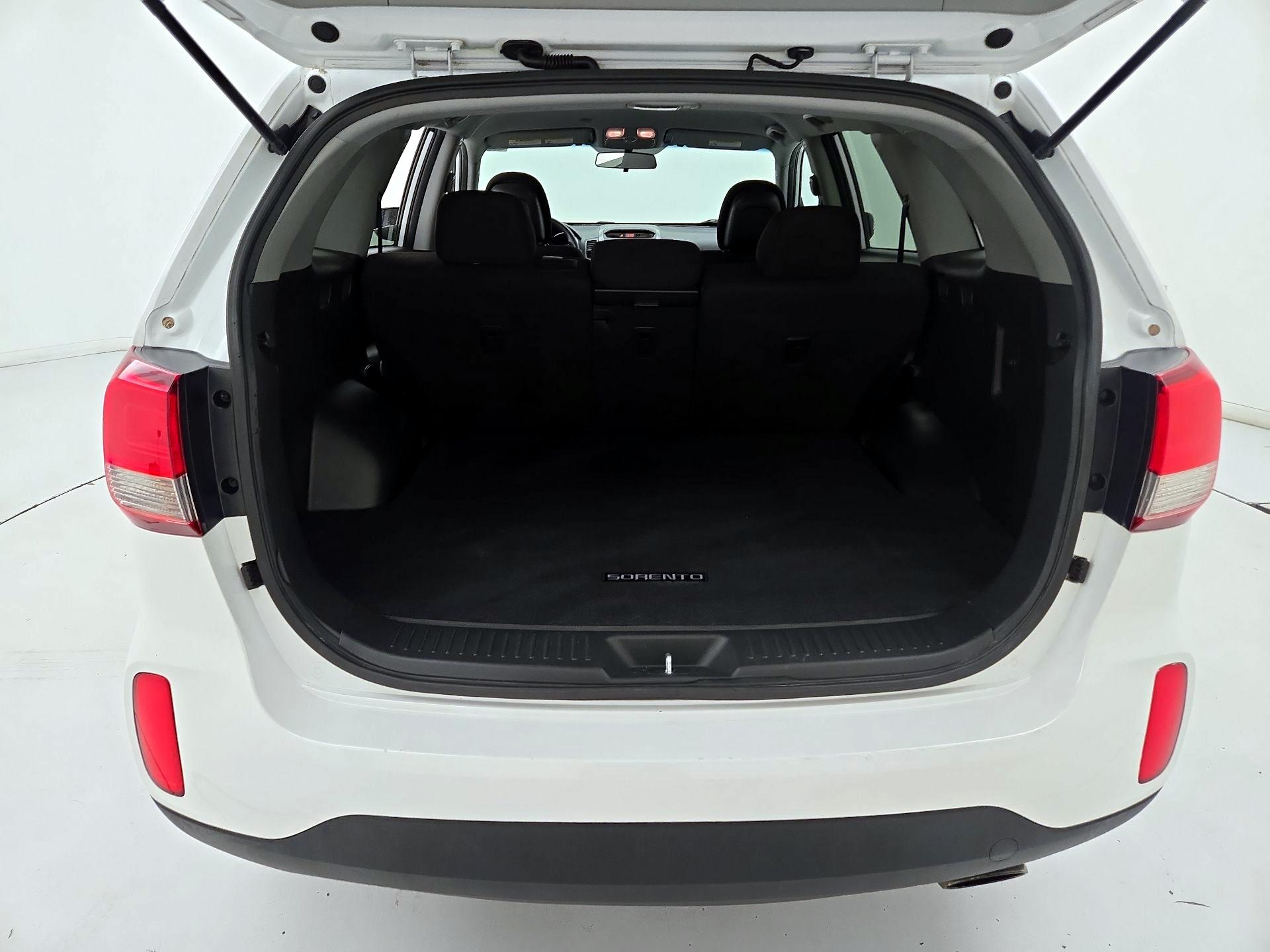 Thumbnail: 2015 Kia Sorento - 20