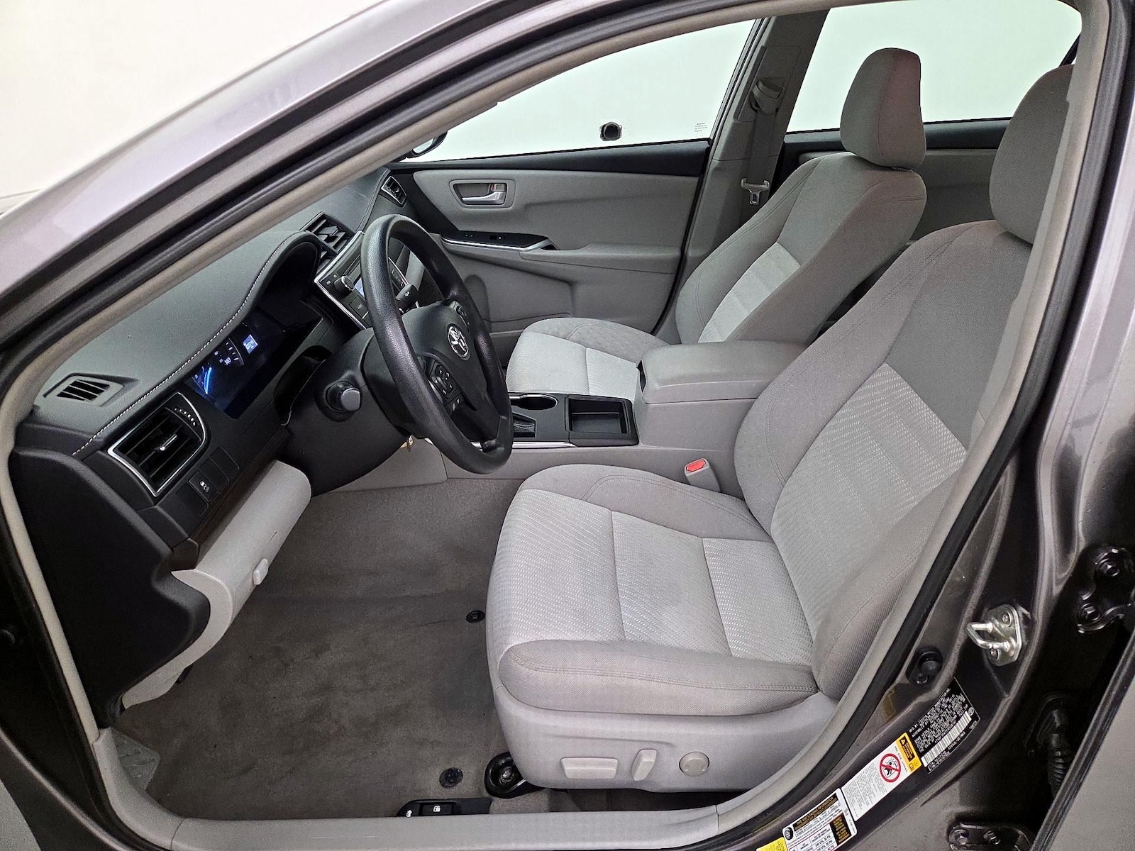 2015 Toyota Camry LE - Photo 12