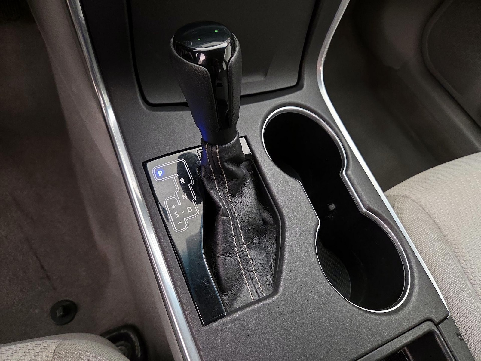 2015 Toyota Camry LE - Photo 17