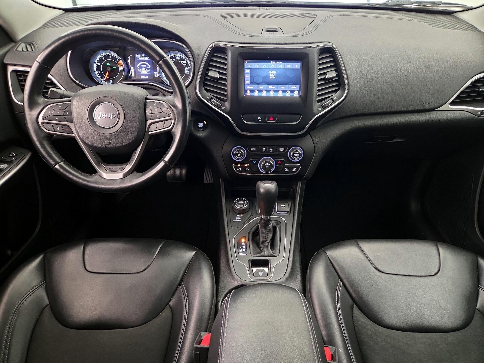 2019 Jeep Cherokee Latitude Plus - Photo 10