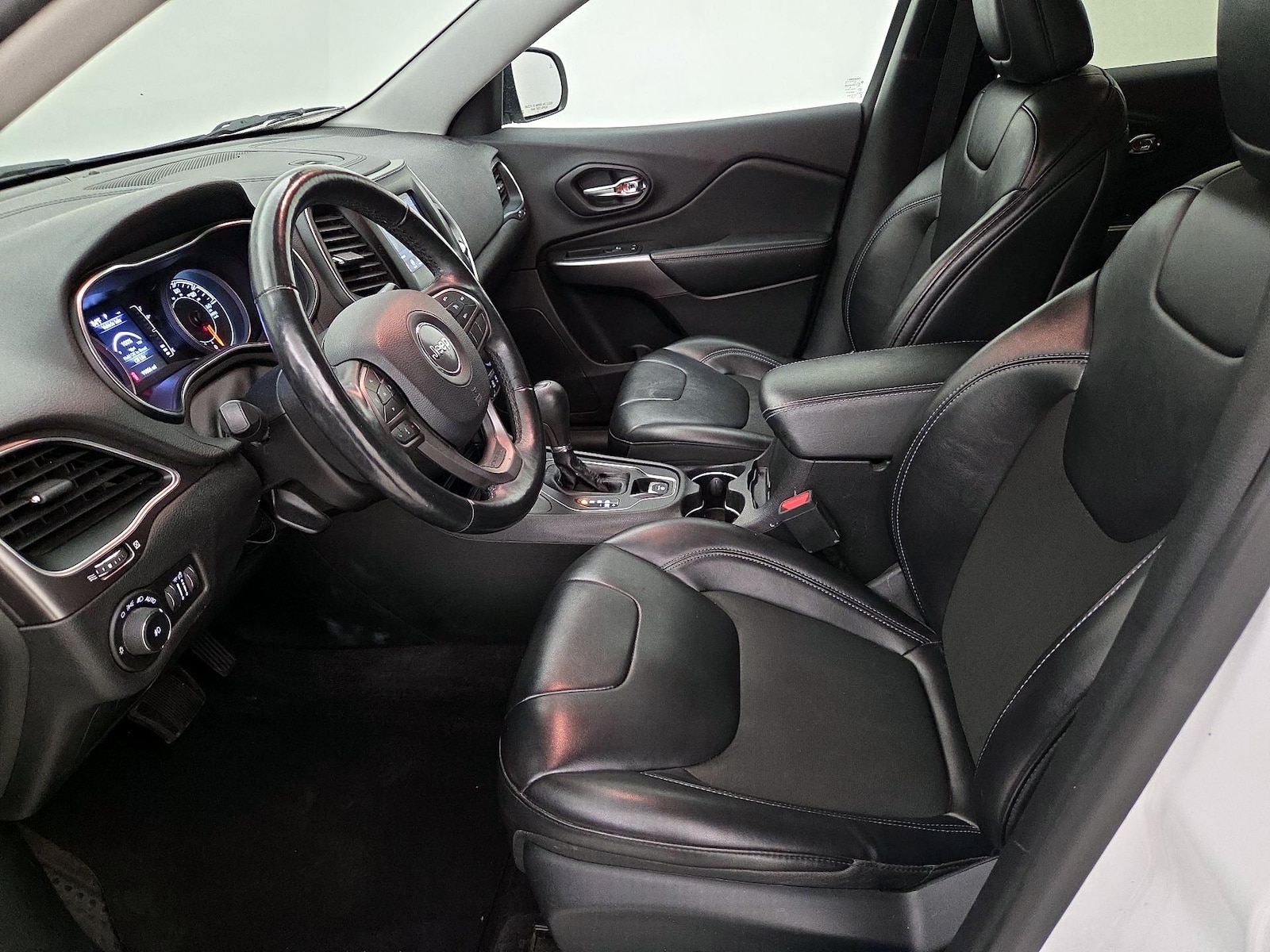 2019 Jeep Cherokee Latitude Plus - Photo 12