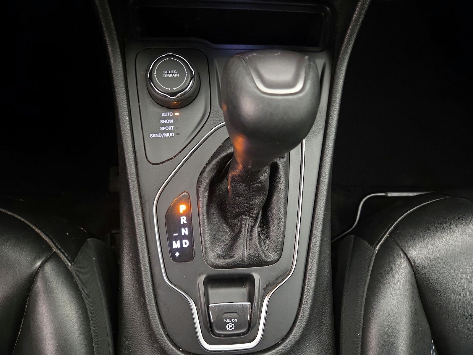 2019 Jeep Cherokee Latitude Plus - Photo 18