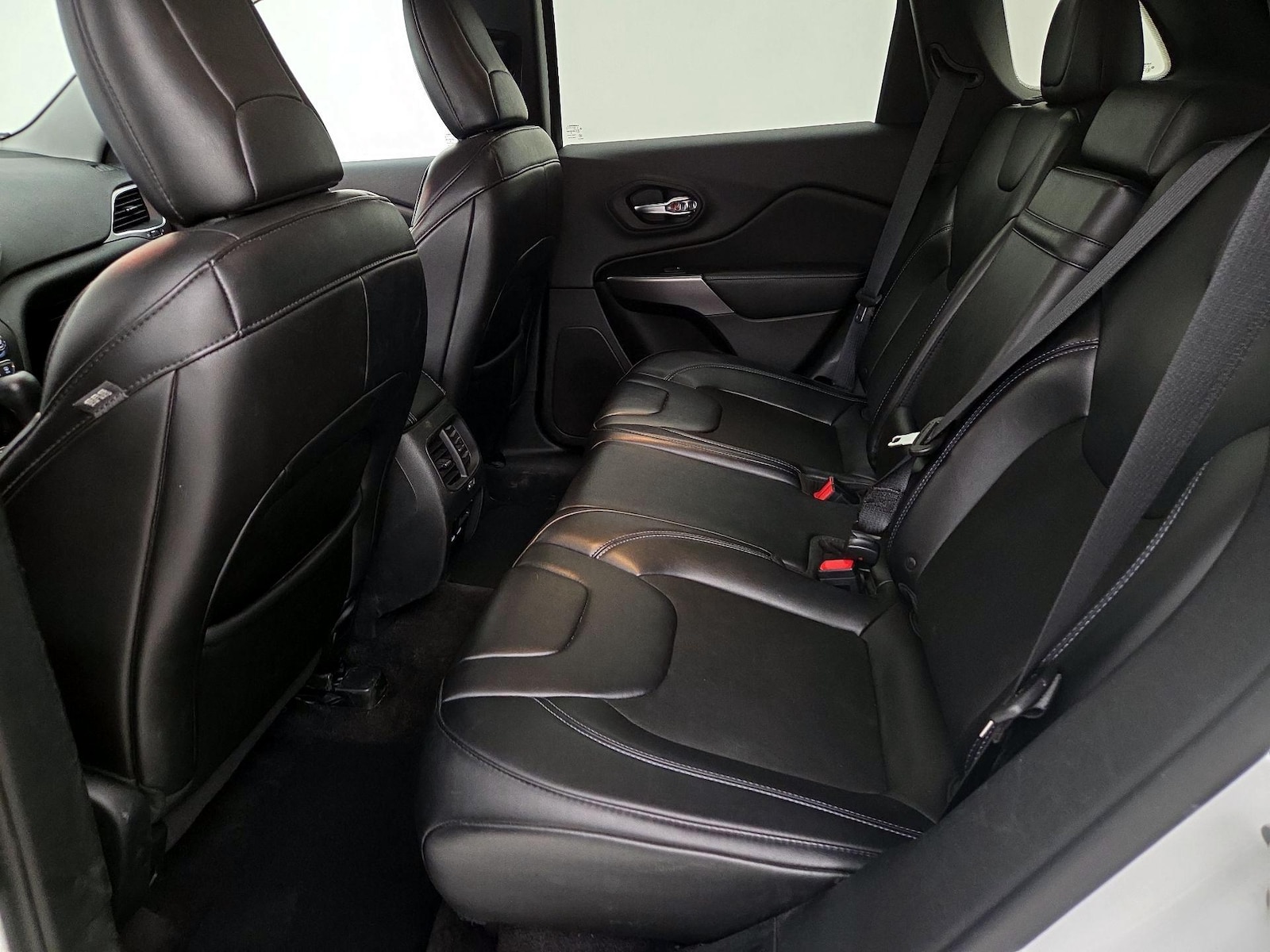 2019 Jeep Cherokee Latitude Plus - Photo 20