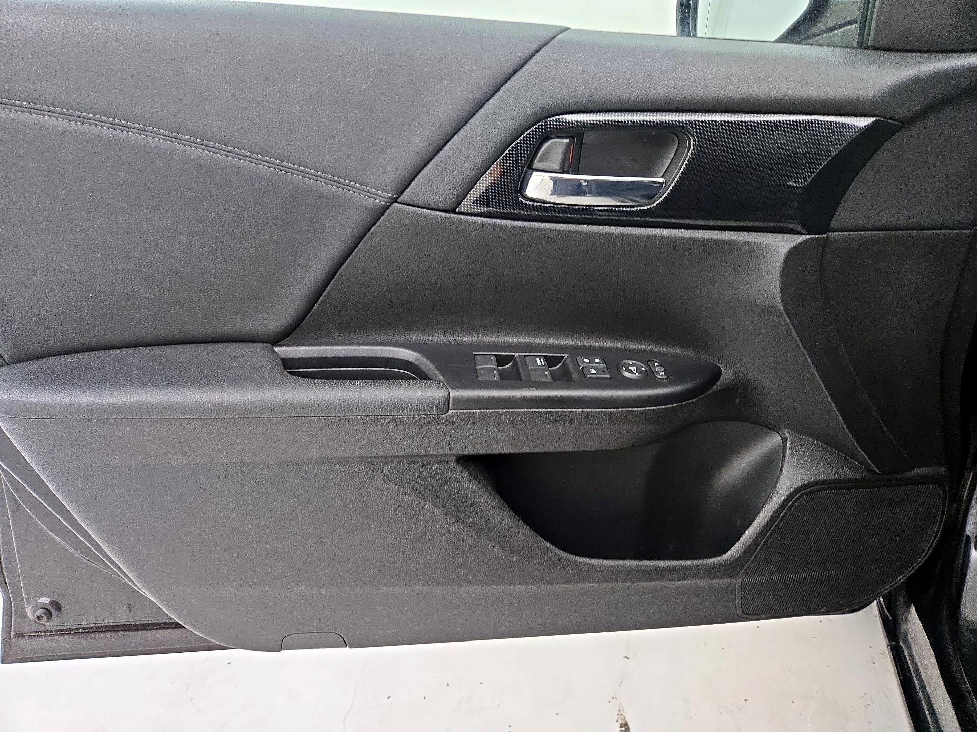 Thumbnail: 2015 Honda Accord - 12