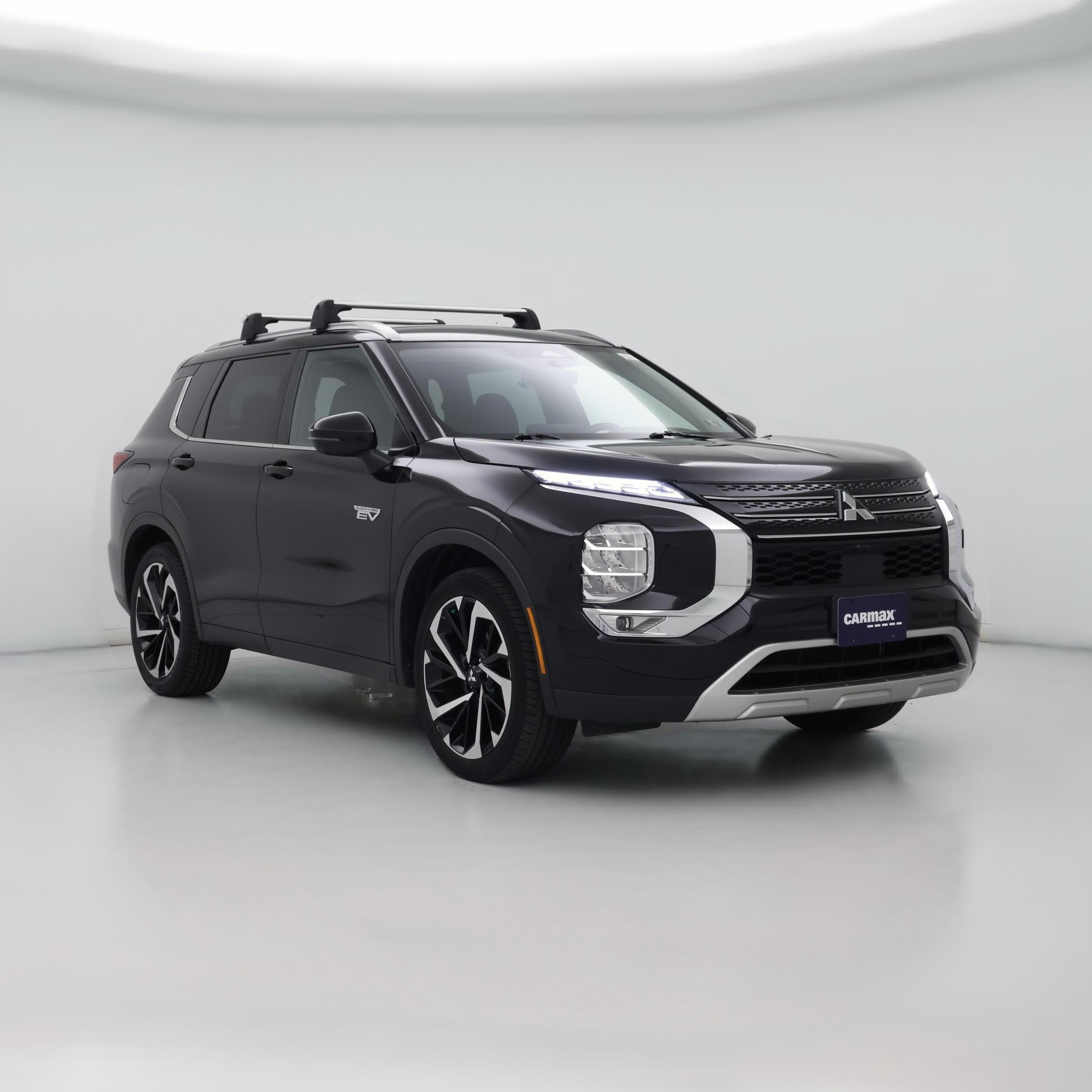 Thumbnail: 2023 Mitsubishi Outlander - 1