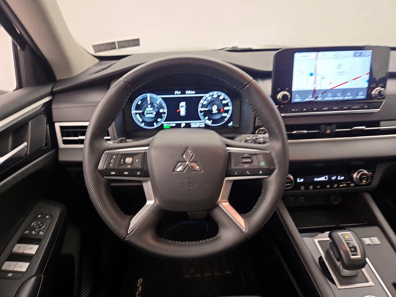 2023 Mitsubishi Outlander Plug-In Hybrid SE - Photo 11