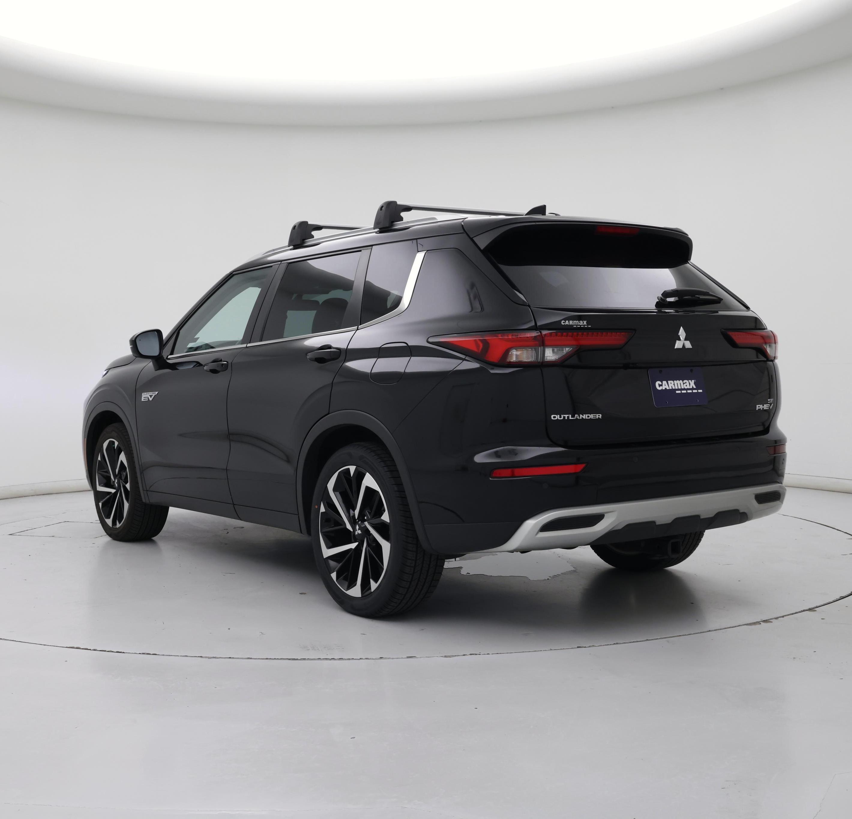 Thumbnail: 2023 Mitsubishi Outlander - 2