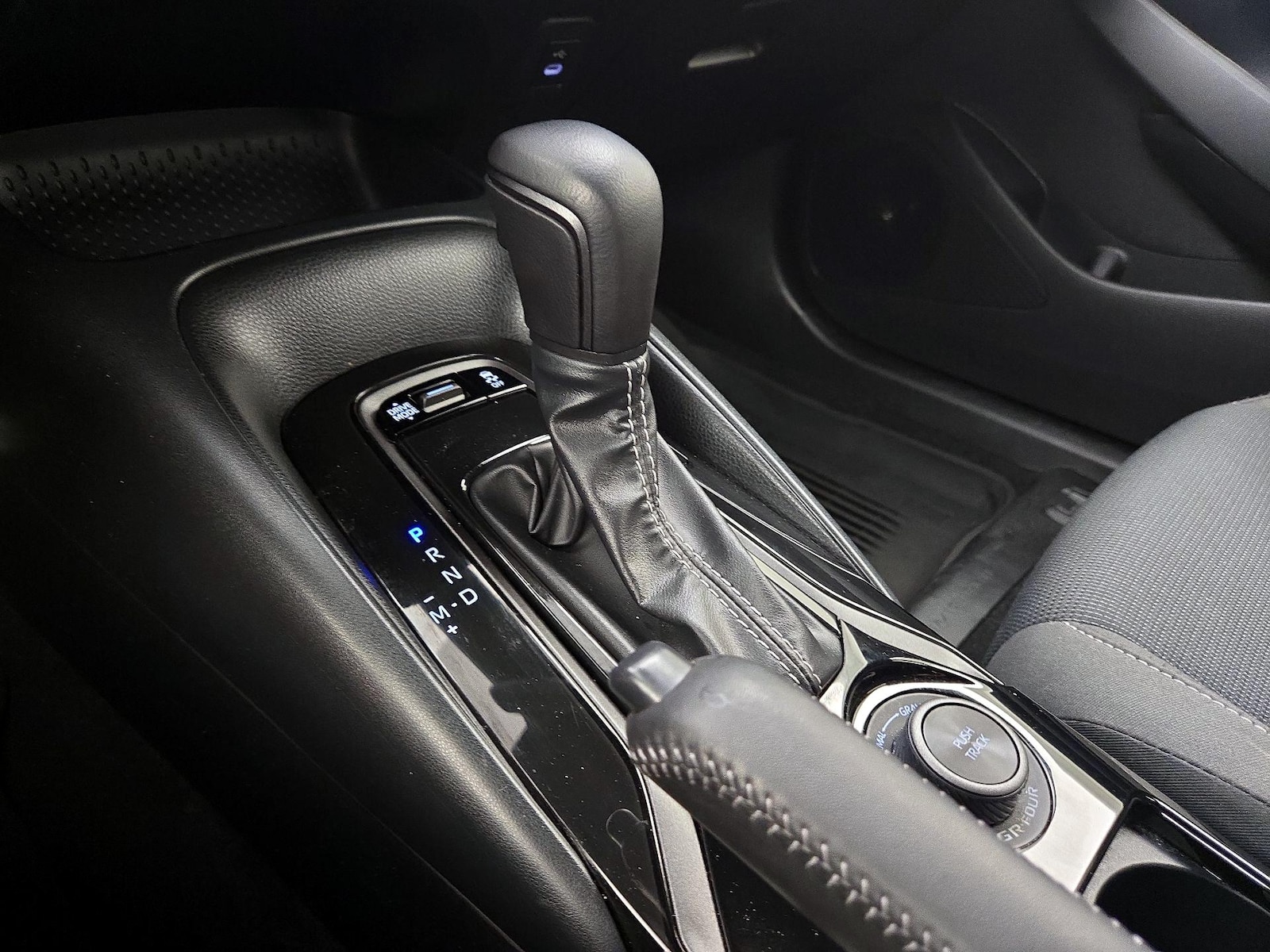 2025 Toyota GR Corolla Core - Photo 18