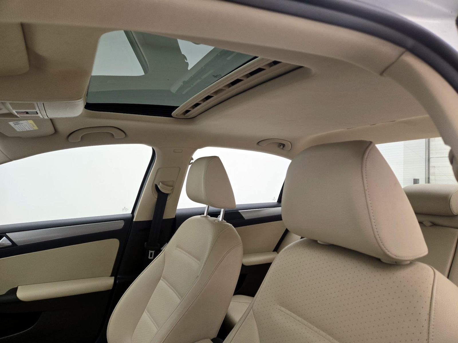 Sunroof(s) & Overhead Airbags