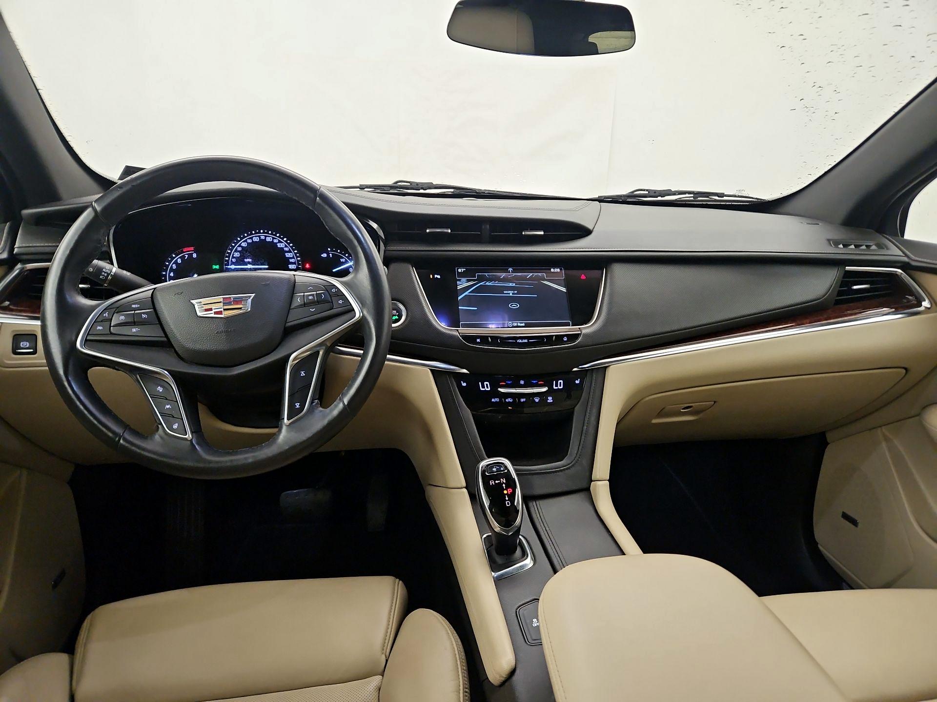 Thumbnail: 2017 Cadillac XT5 - 9