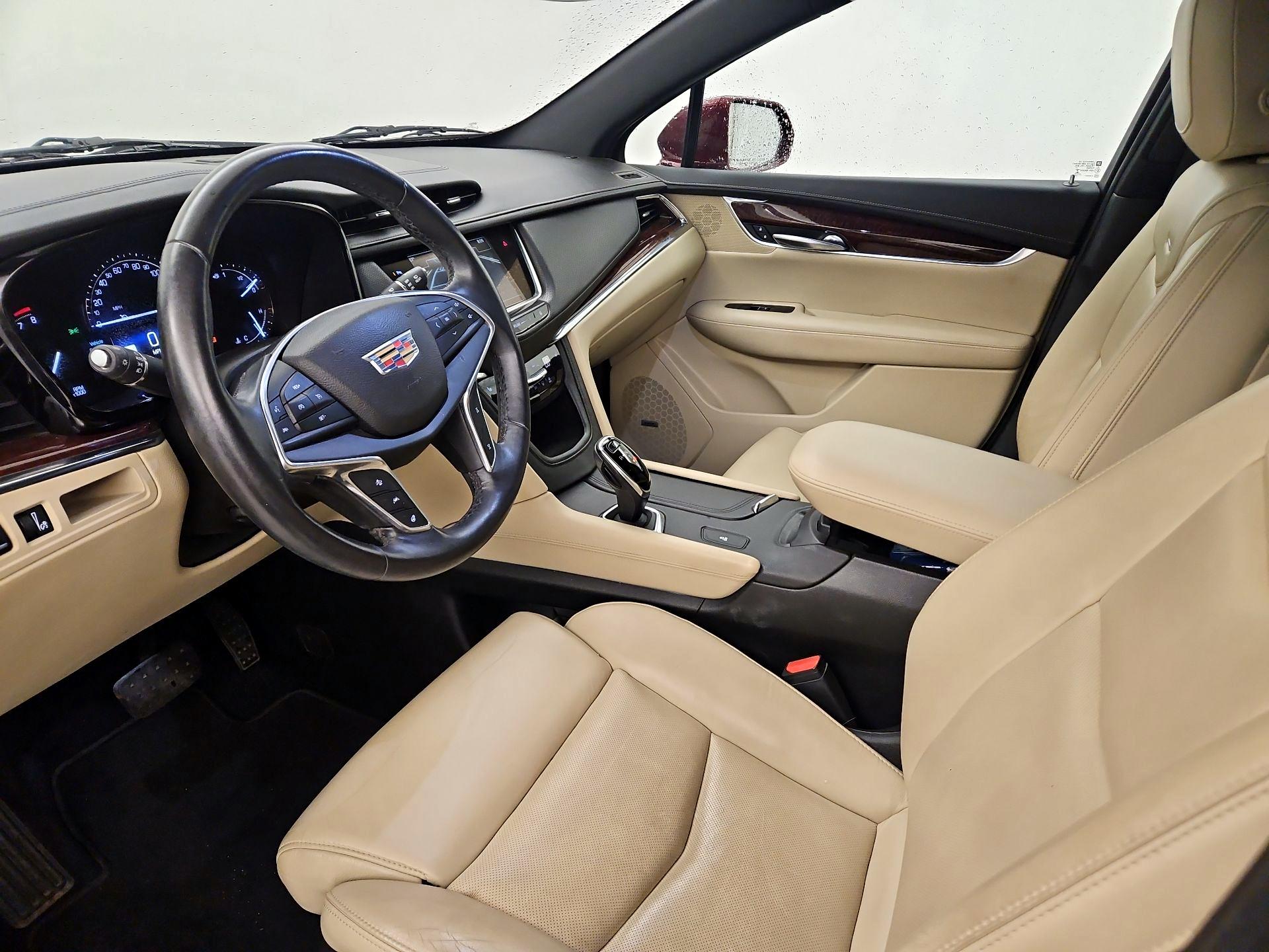 Thumbnail: 2017 Cadillac XT5 - 11