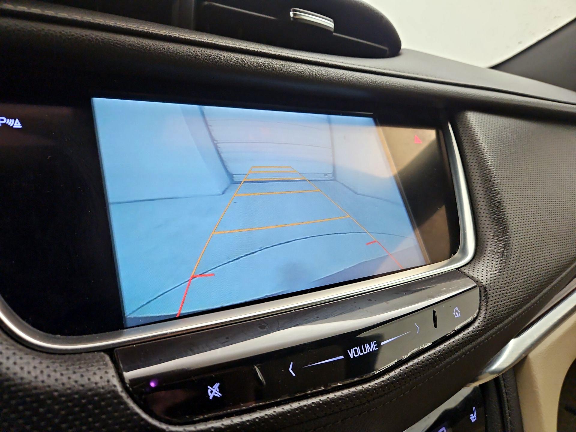 Thumbnail: 2017 Cadillac XT5 - 15