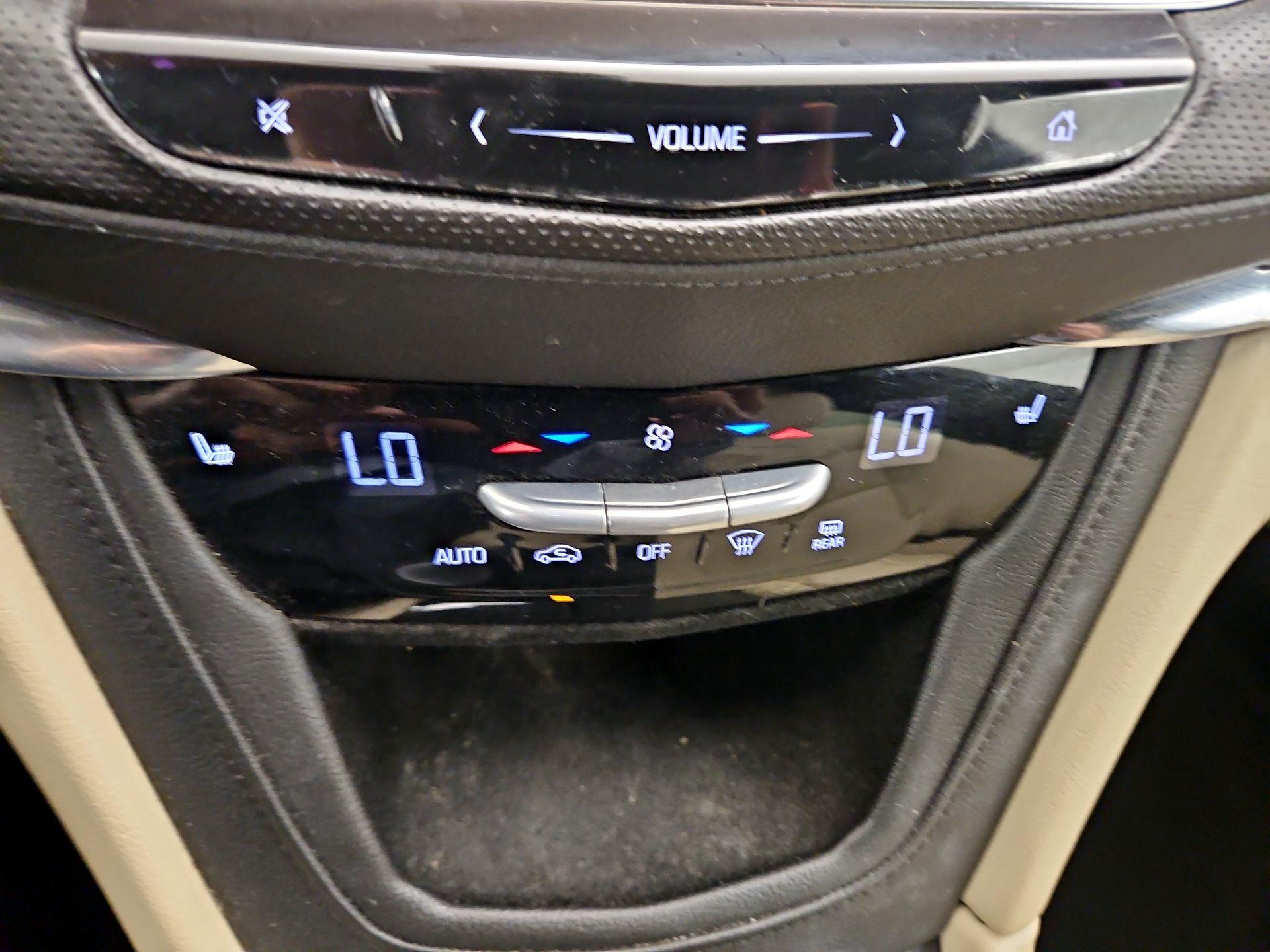 Thumbnail: 2017 Cadillac XT5 - 17