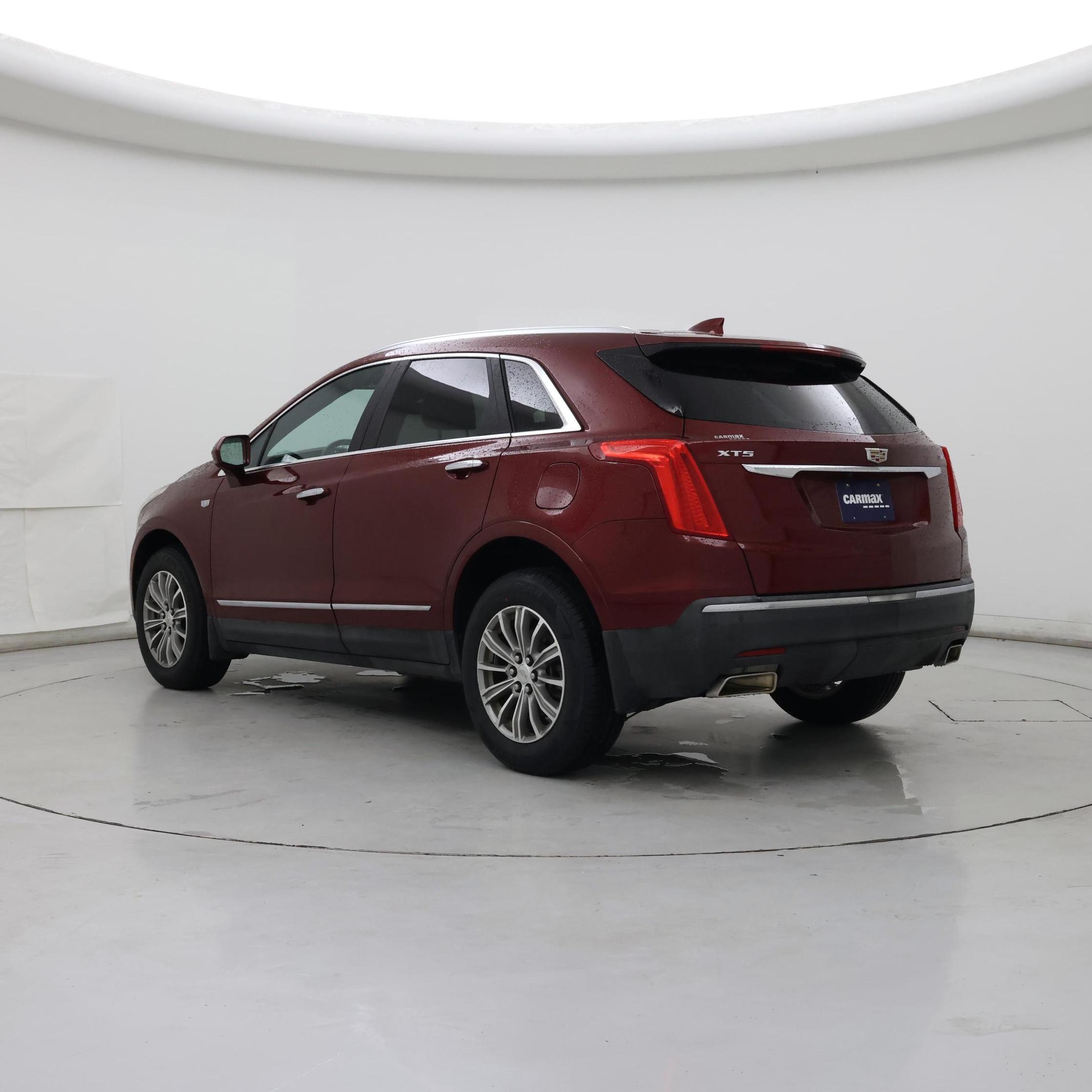 Thumbnail: 2017 Cadillac XT5 - 2