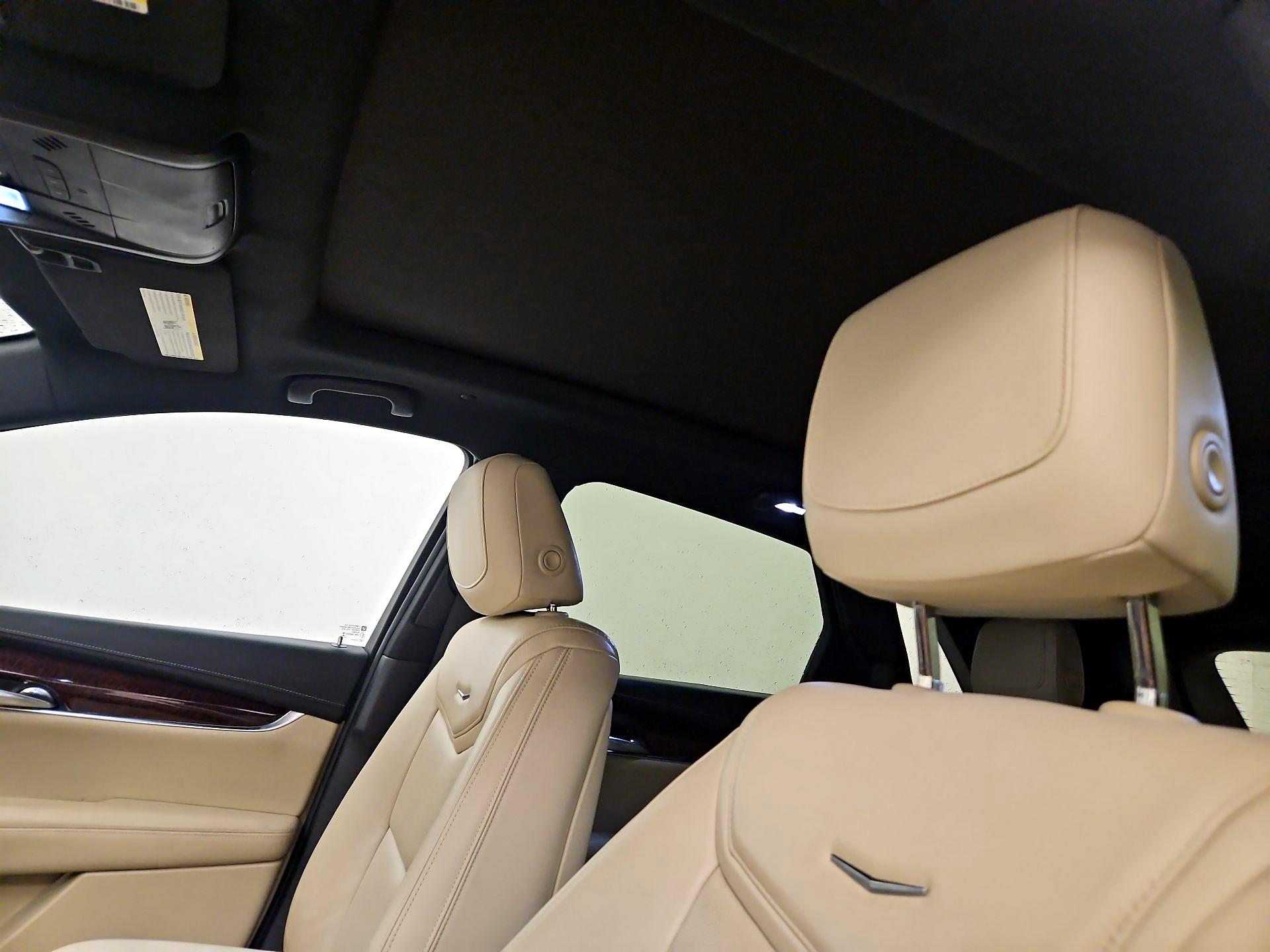Thumbnail: 2017 Cadillac XT5 - 19
