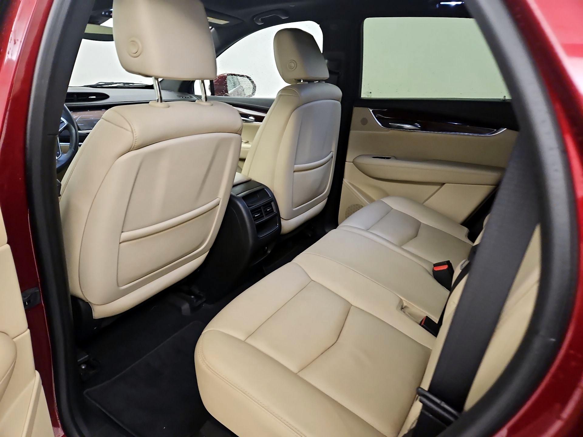 Thumbnail: 2017 Cadillac XT5 - 20