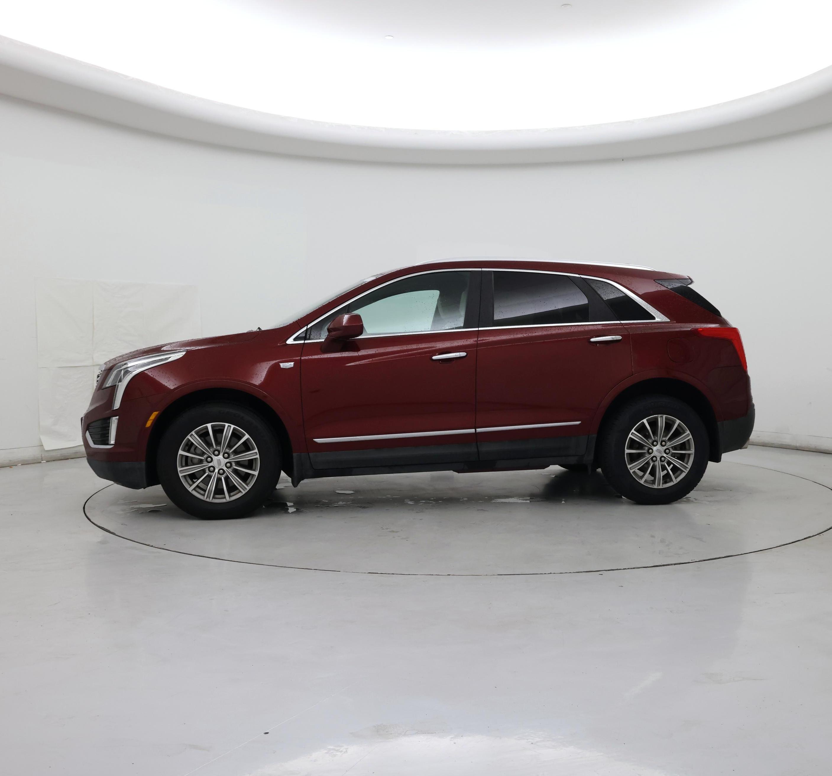 Thumbnail: 2017 Cadillac XT5 - 3