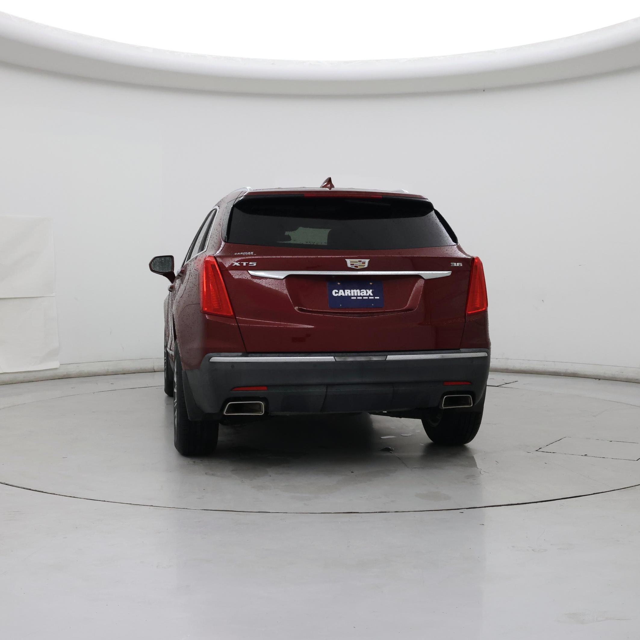 Thumbnail: 2017 Cadillac XT5 - 6
