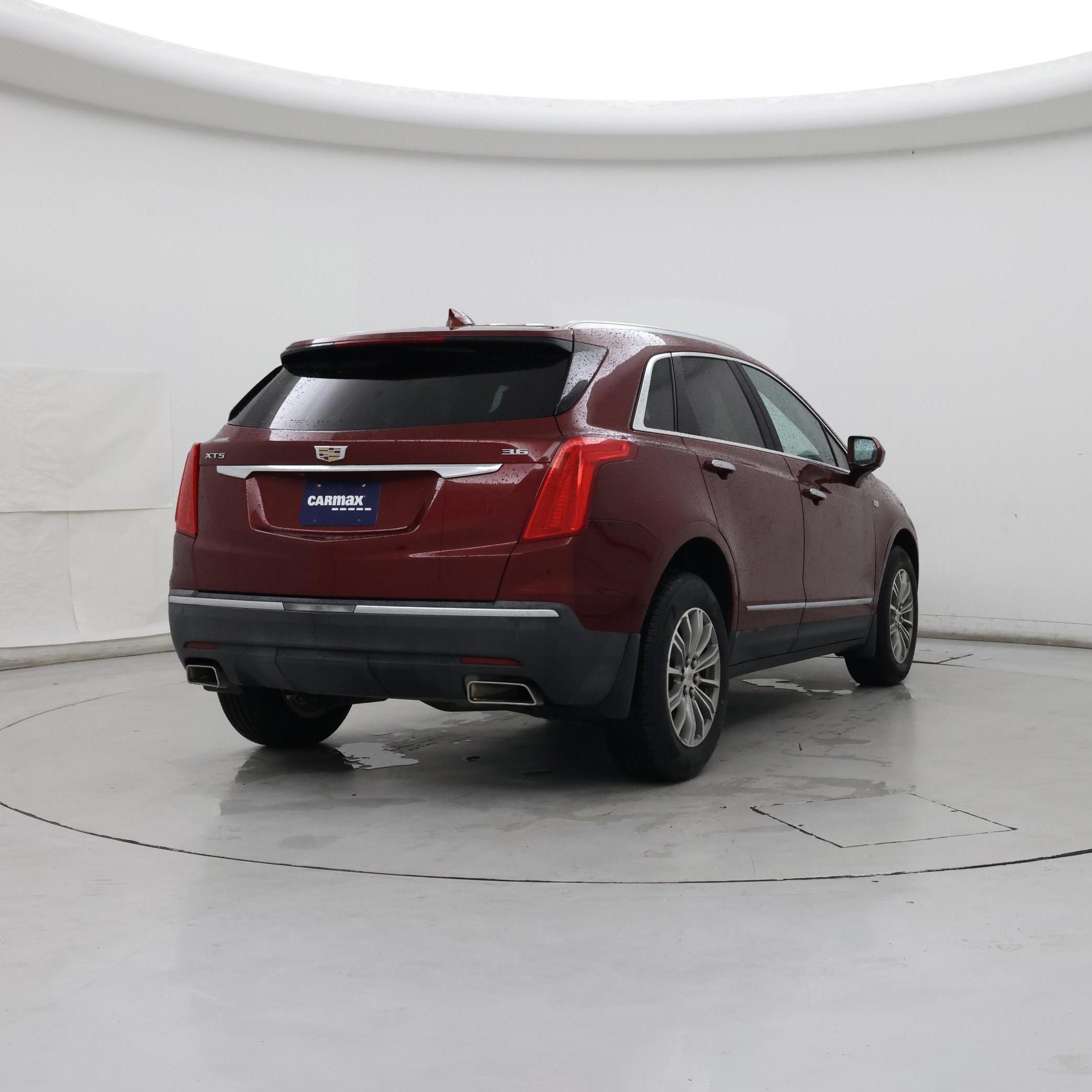 Thumbnail: 2017 Cadillac XT5 - 8