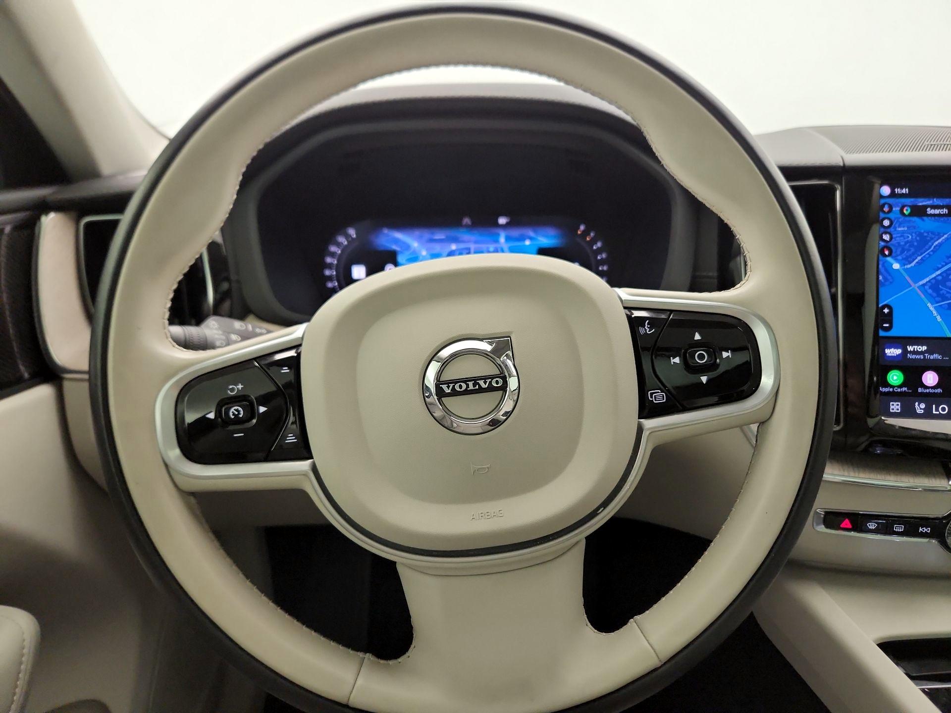 Thumbnail: 2022 Volvo XC60 - 10