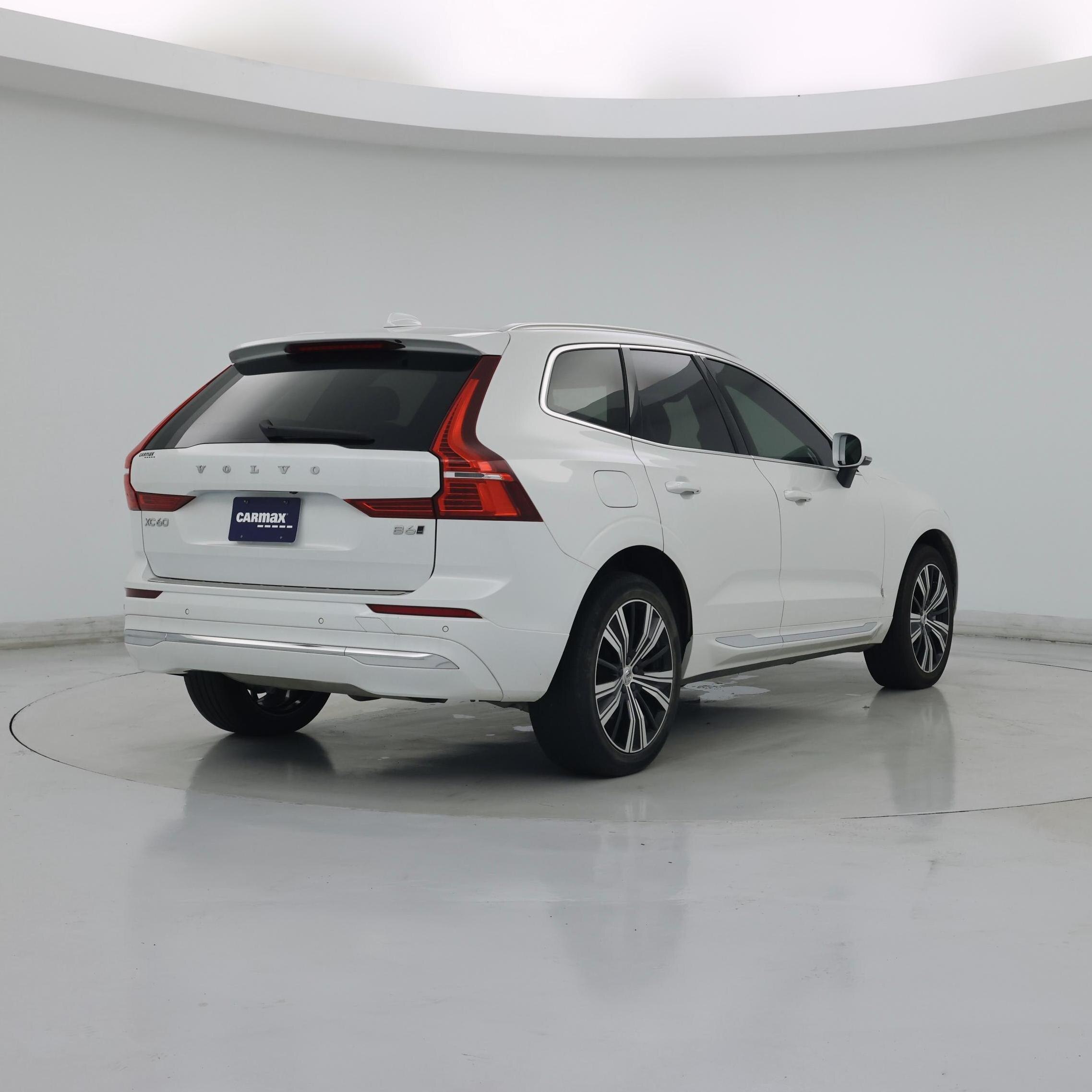 Thumbnail: 2022 Volvo XC60 - 8