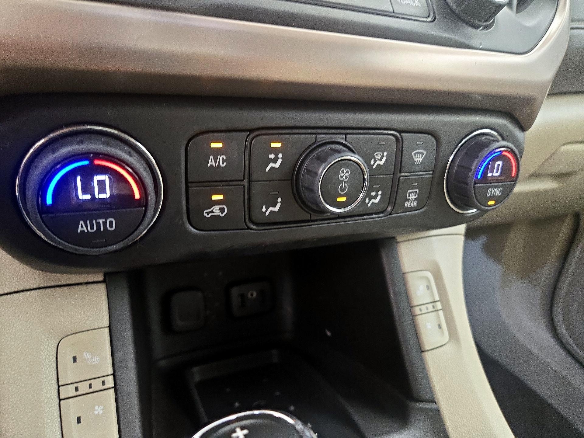 Thumbnail: 2018 GMC Acadia - 16