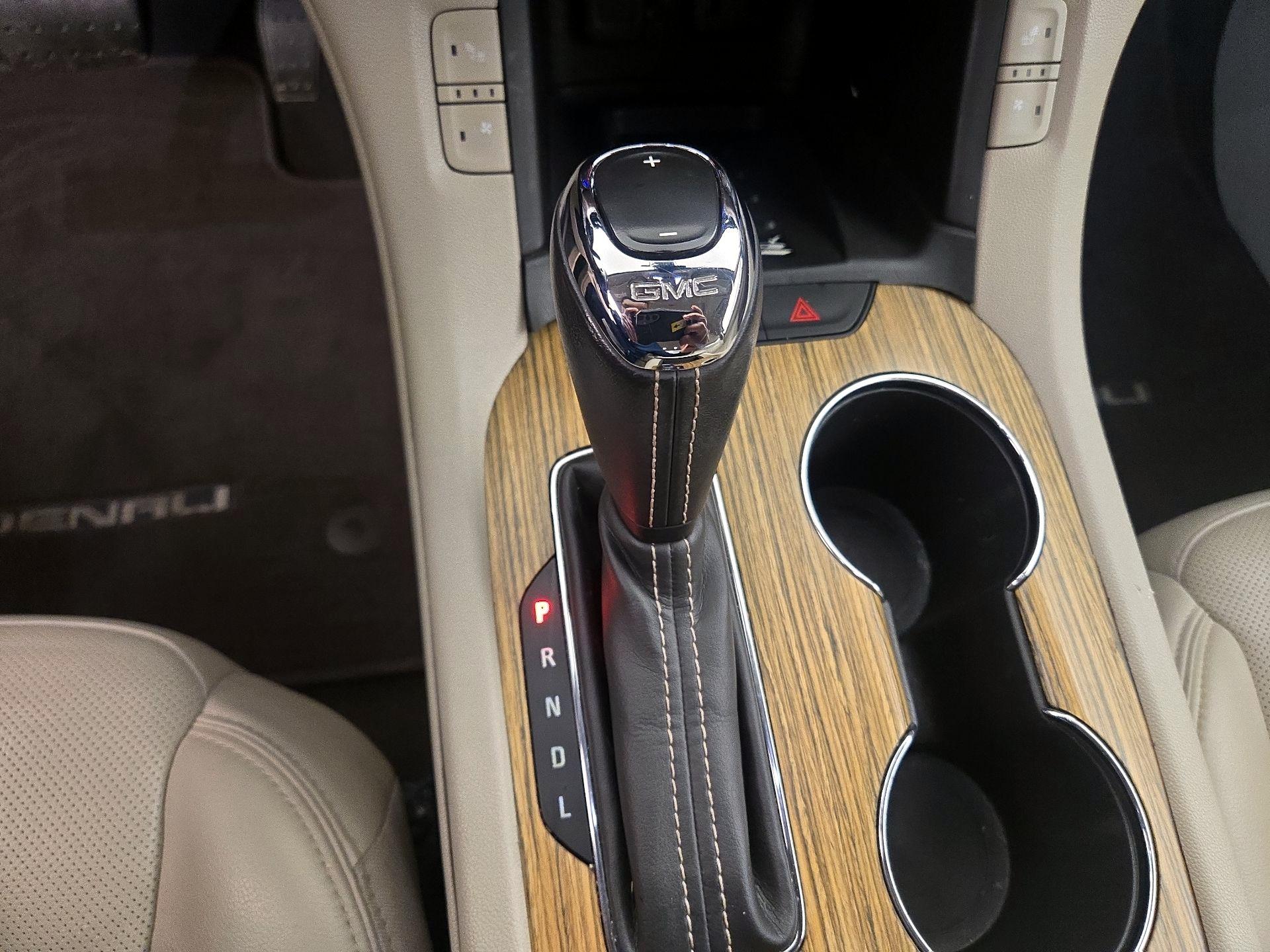 Thumbnail: 2018 GMC Acadia - 17