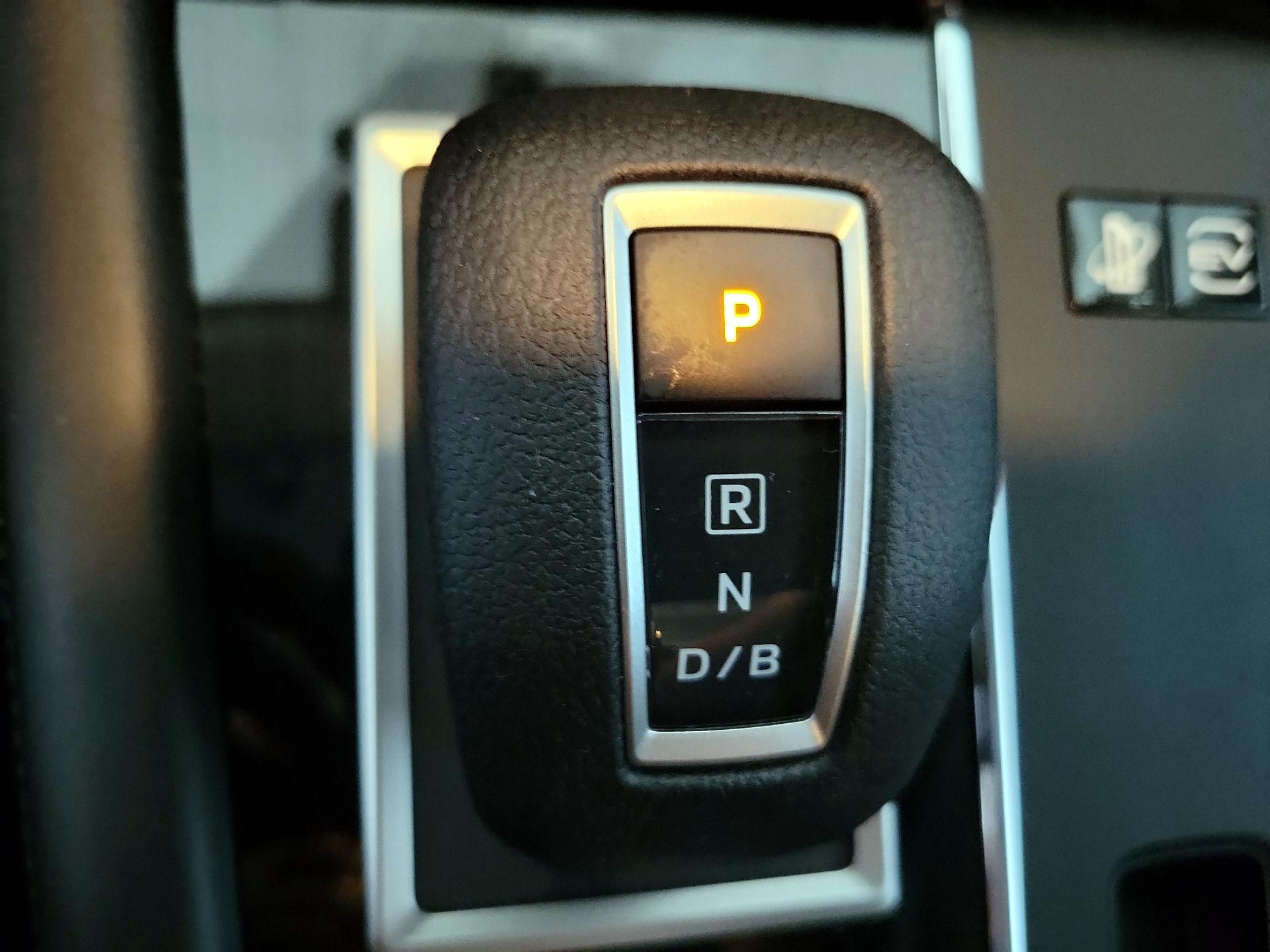 Thumbnail: 2024 Mitsubishi Outlander - 17
