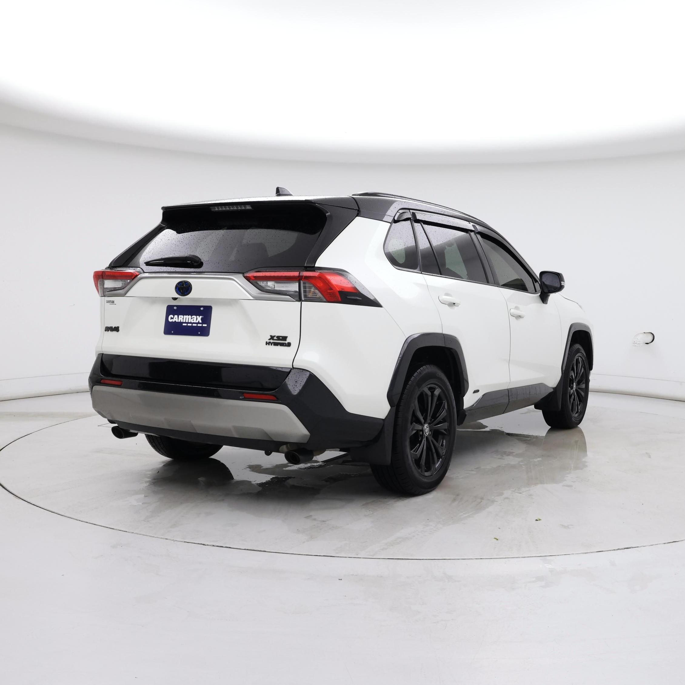 Thumbnail: 2022 Toyota RAV4 - 8