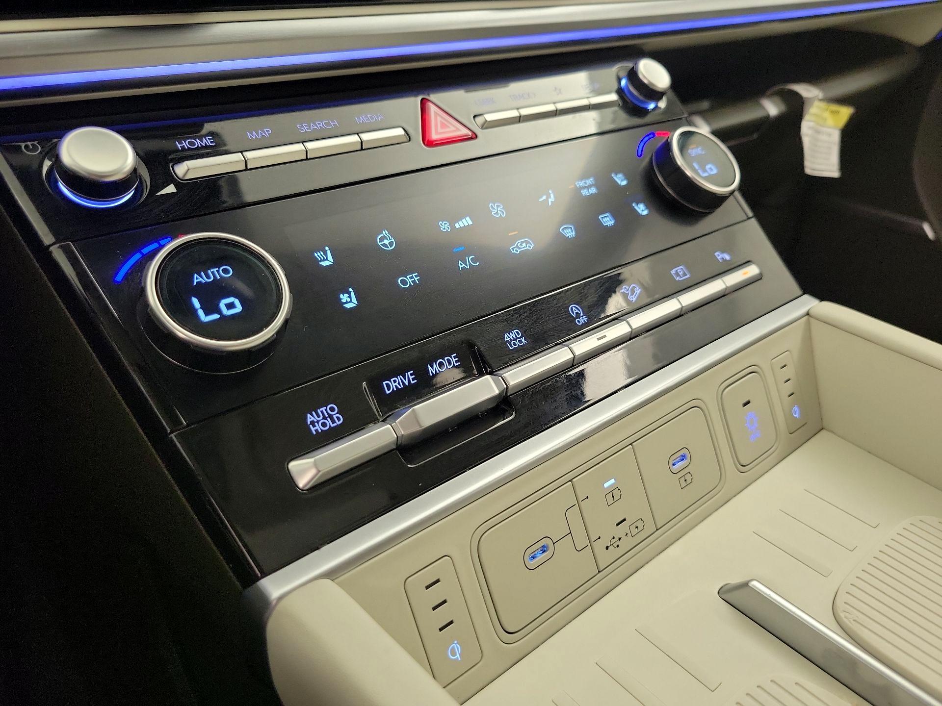Thumbnail: 2024 Hyundai Santa Fe - 17