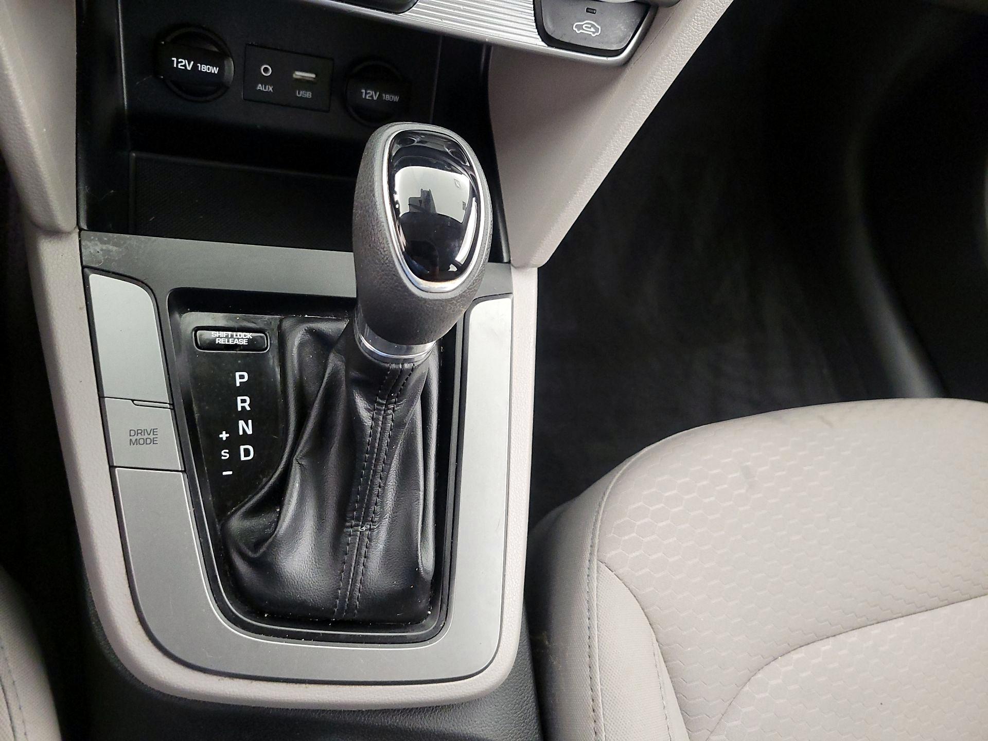 Thumbnail: 2019 Hyundai Elantra - 17