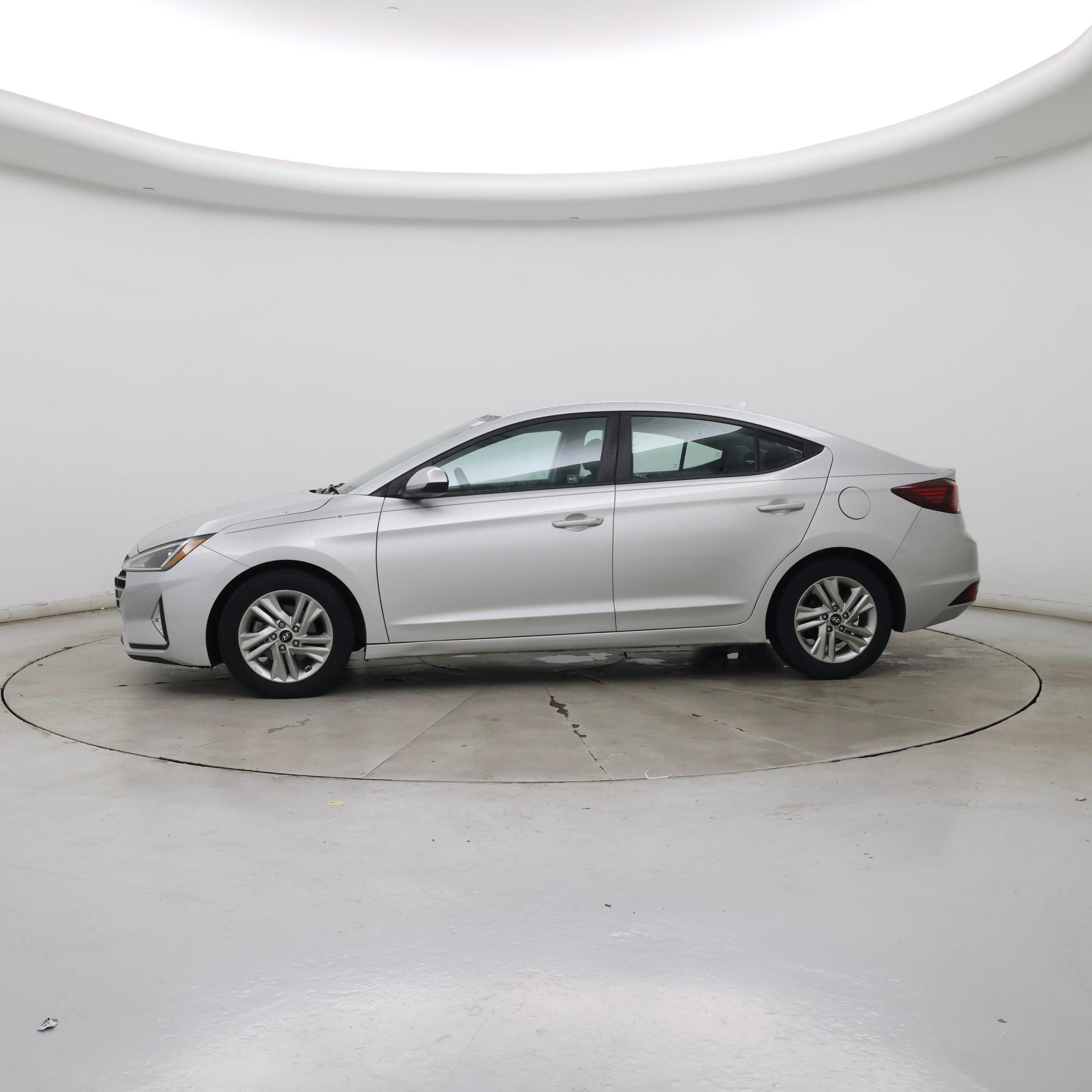 Thumbnail: 2019 Hyundai Elantra - 3