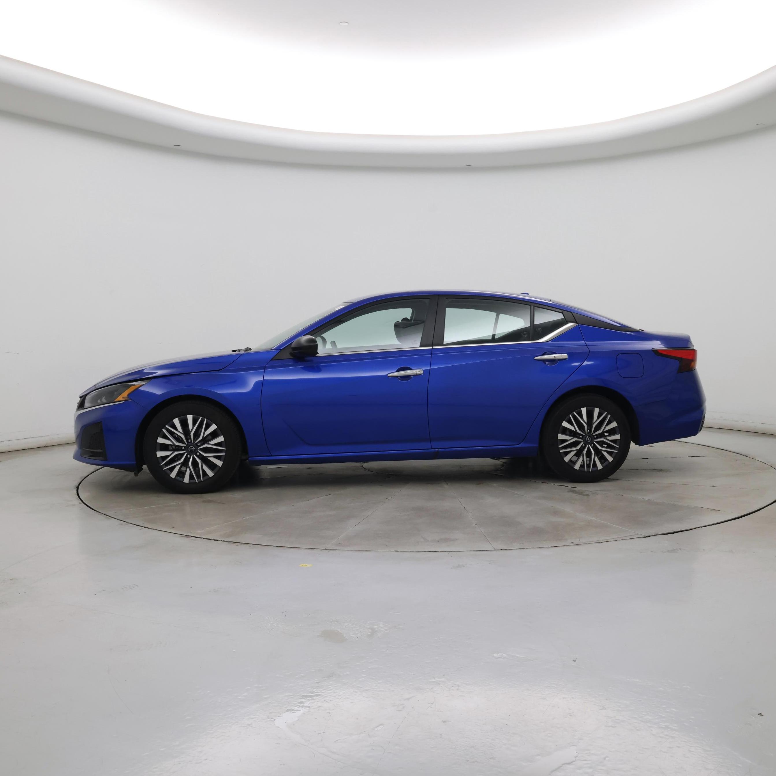 Thumbnail: 2025 Nissan Altima - 3
