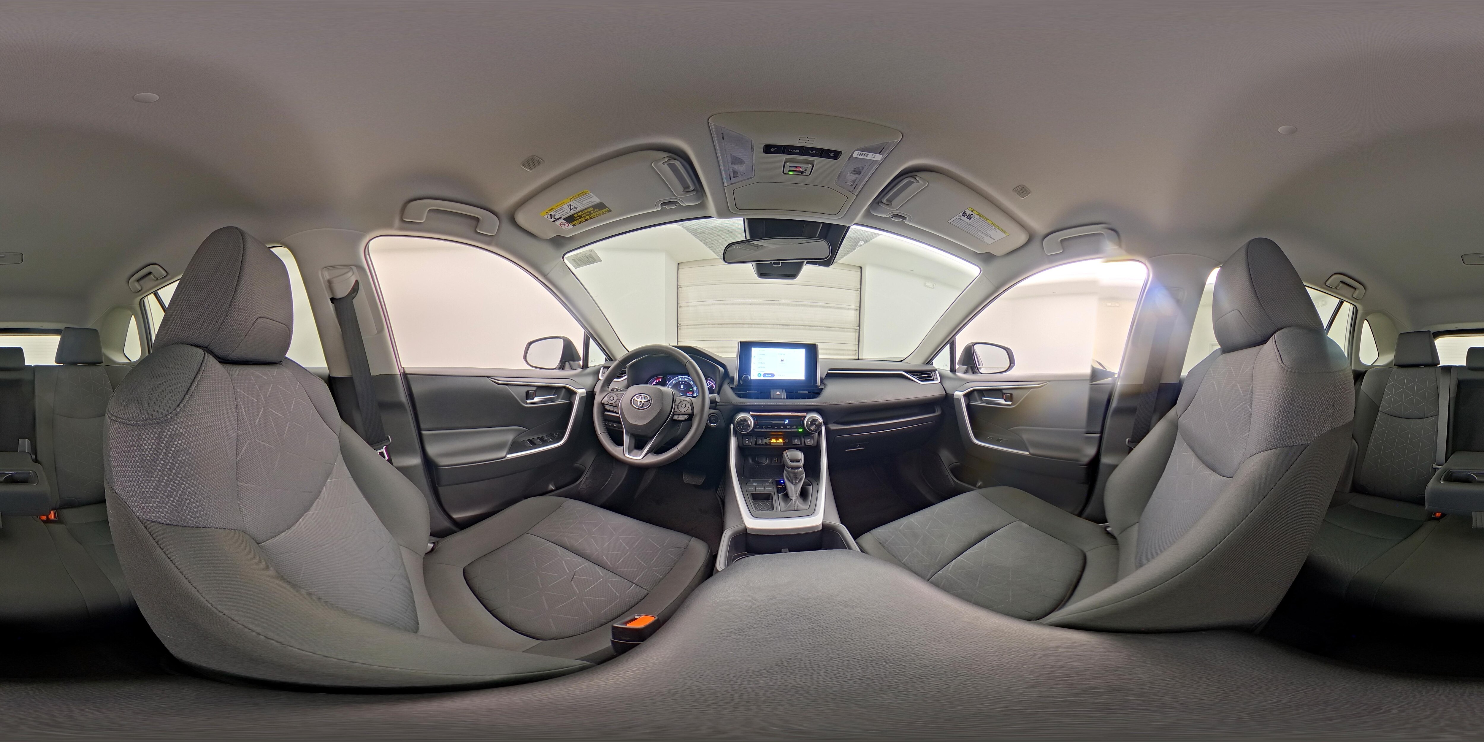 2025 Toyota RAV4 XLE - Photo 24