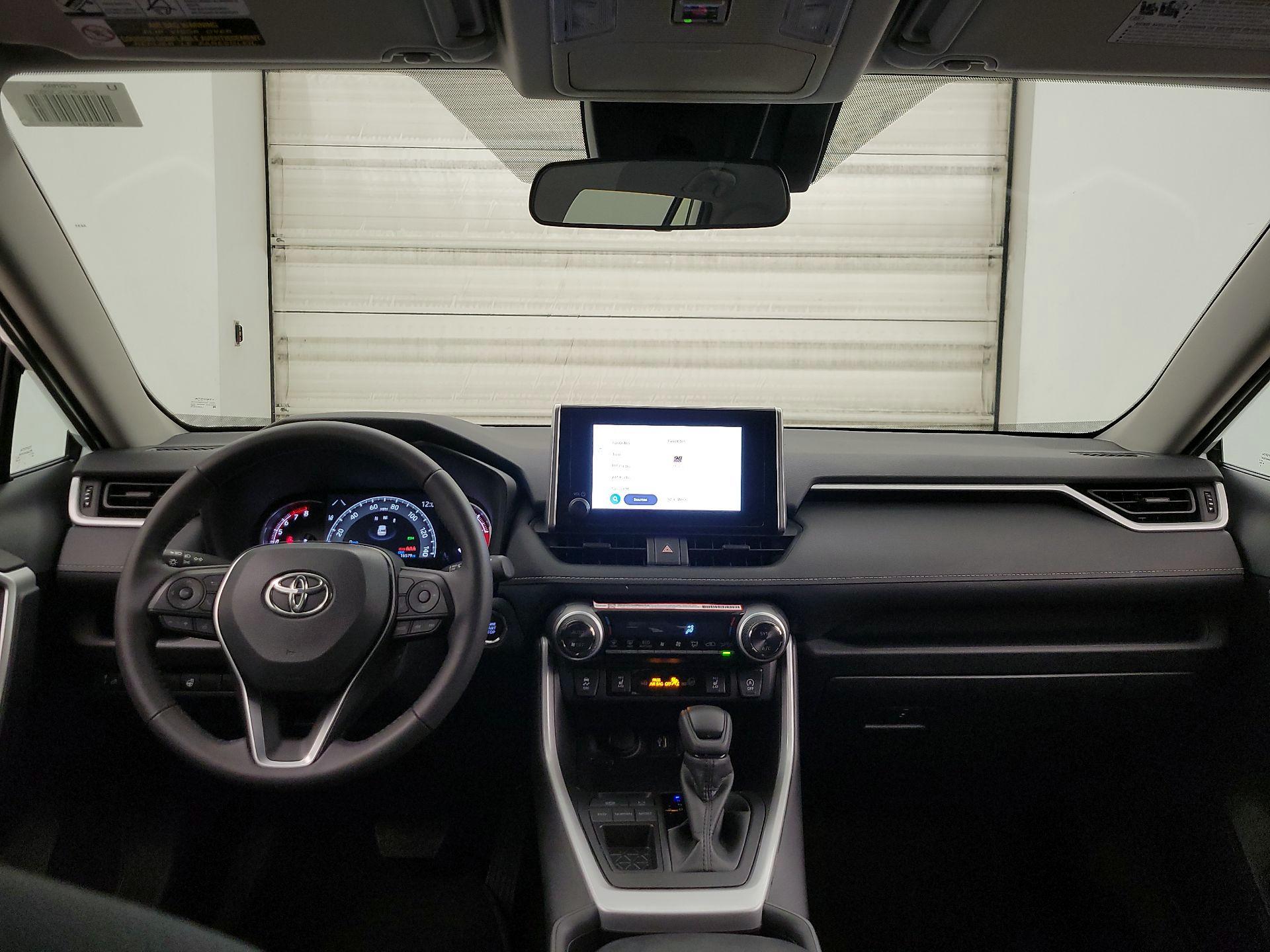 Thumbnail: 2025 Toyota RAV4 - 9