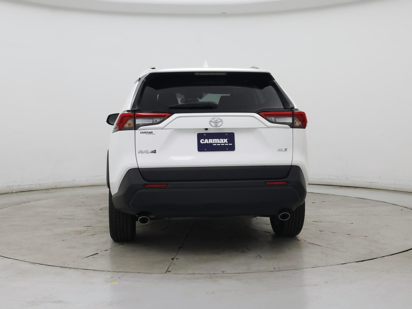 2025 Toyota RAV4 XLE - Photo 7