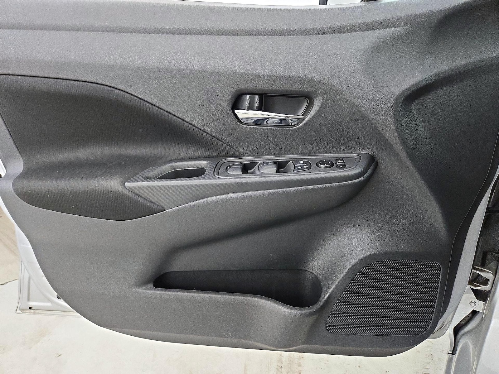 2022 Nissan Versa Sedan SV - Photo 13
