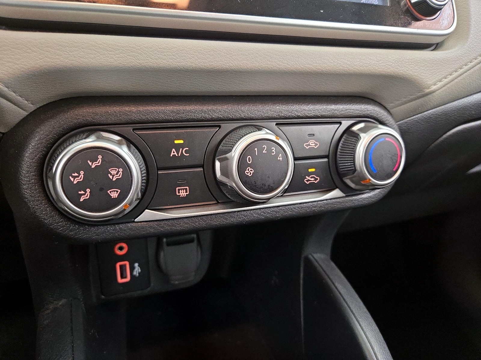 2022 Nissan Versa Sedan SV - Photo 16