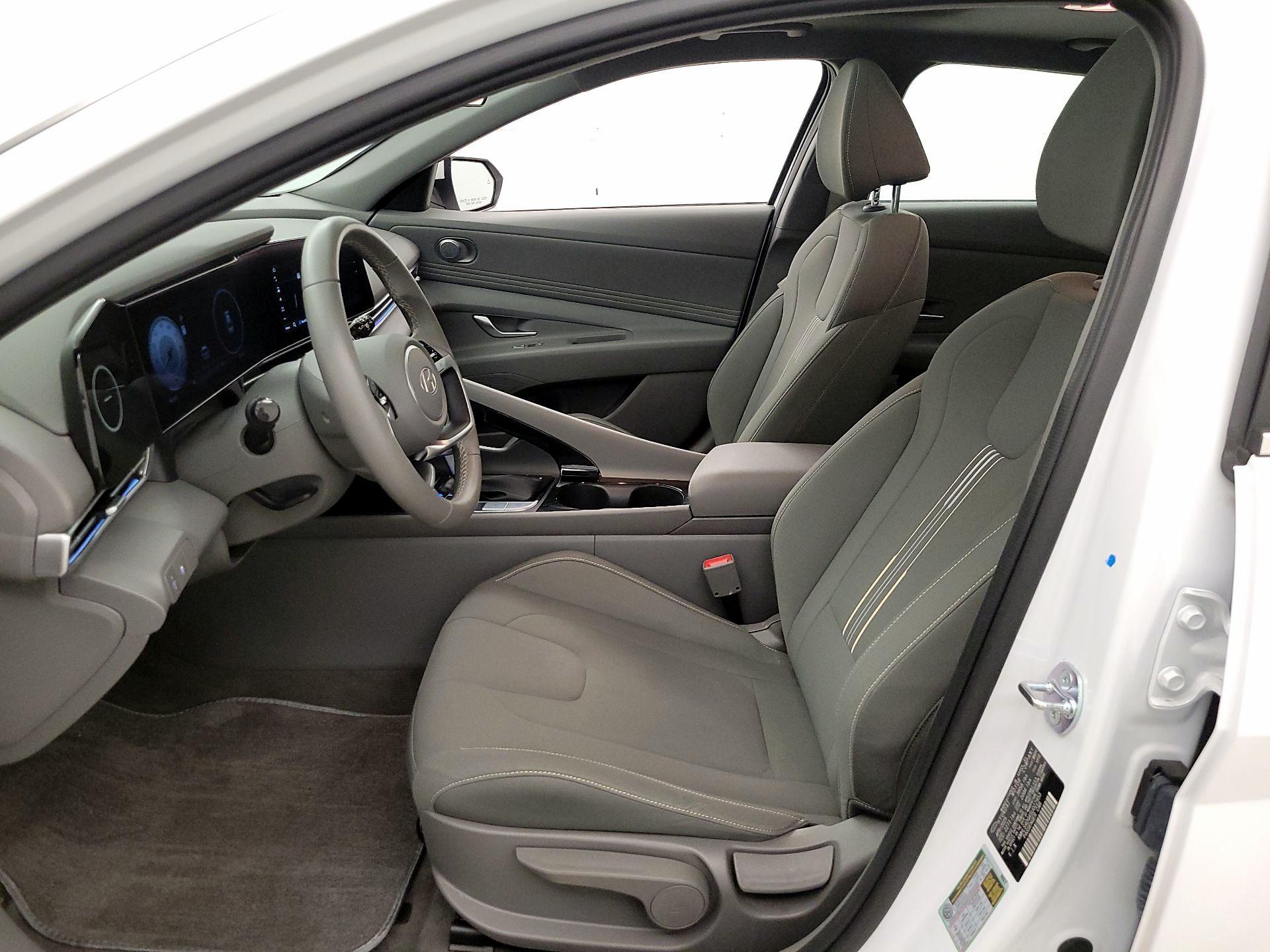 Thumbnail: 2025 Hyundai Elantra - 11