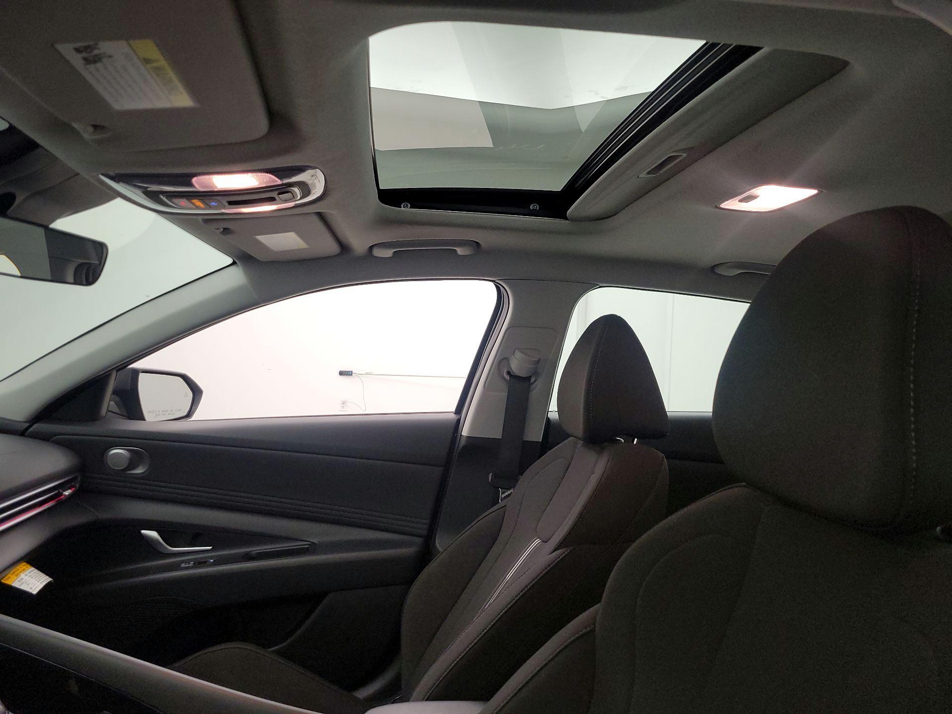 Thumbnail: 2025 Hyundai Elantra - 20