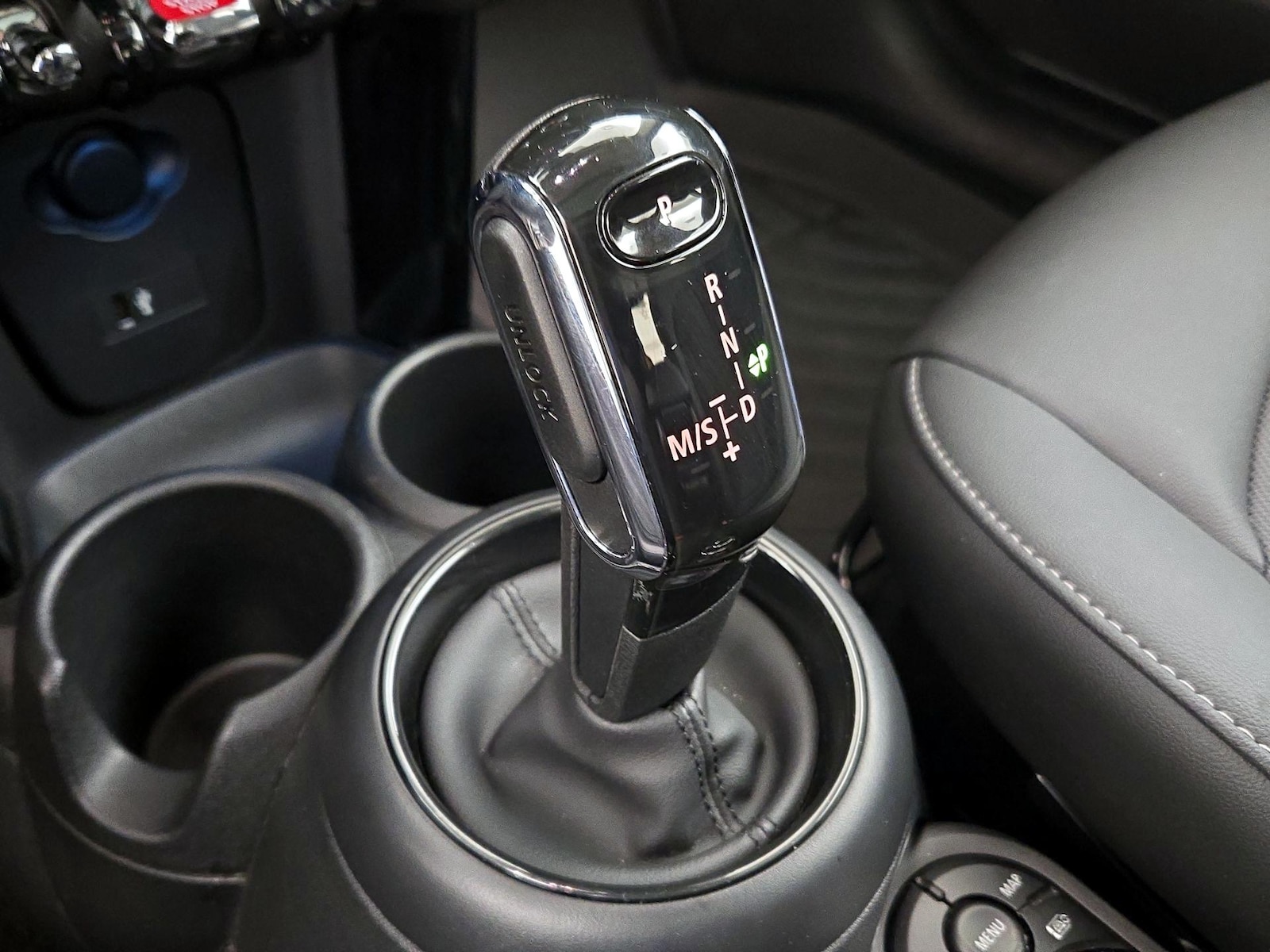 2023 MINI Hardtop 2 Door Base - Photo 18