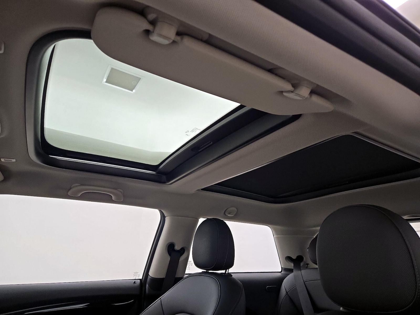 2023 MINI Hardtop 2 Door Base - Photo 20
