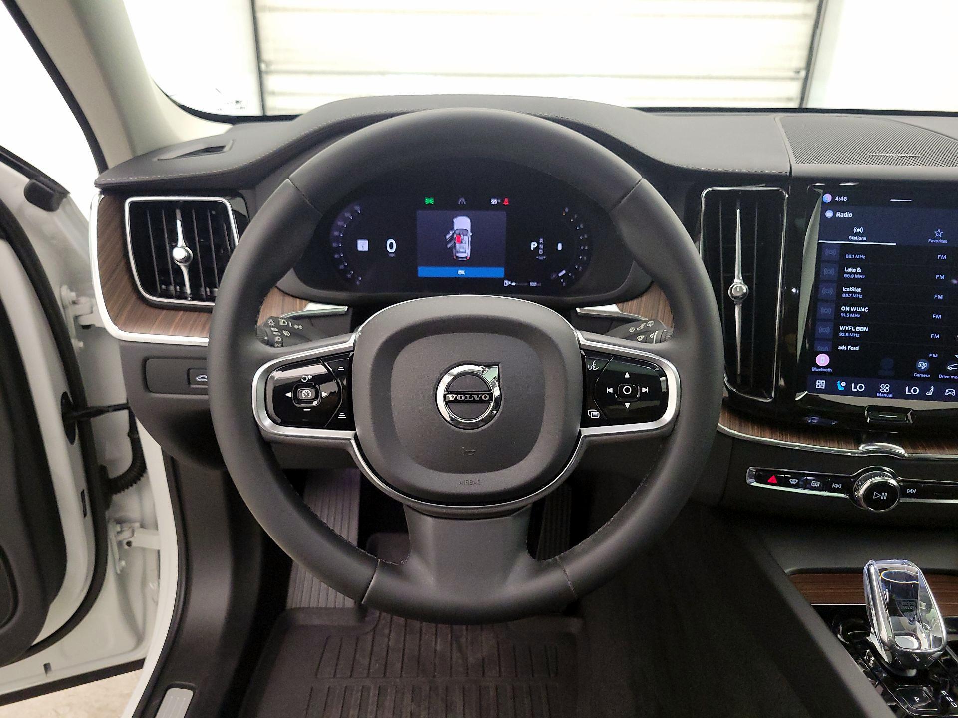 Thumbnail: 2023 Volvo XC60 - 10