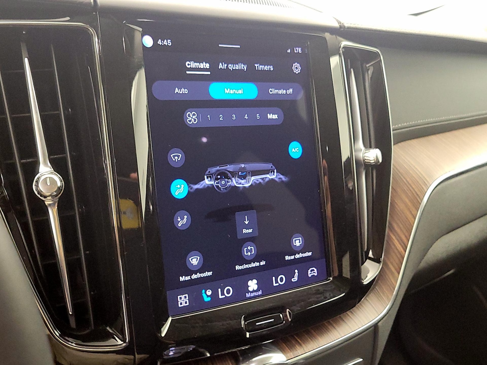 2023 Volvo XC60 Ultimate - Photo 17