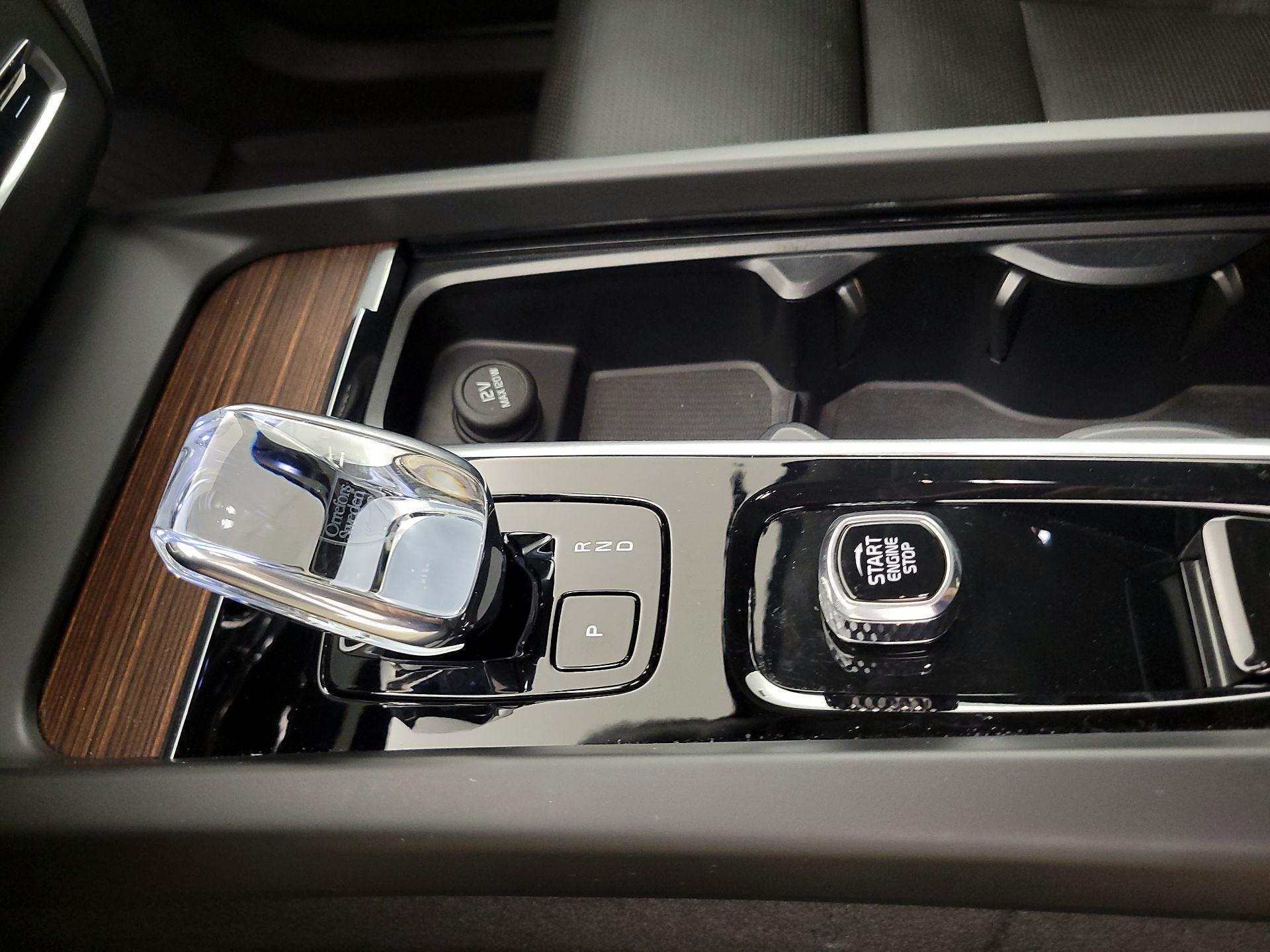 Thumbnail: 2023 Volvo XC60 - 17