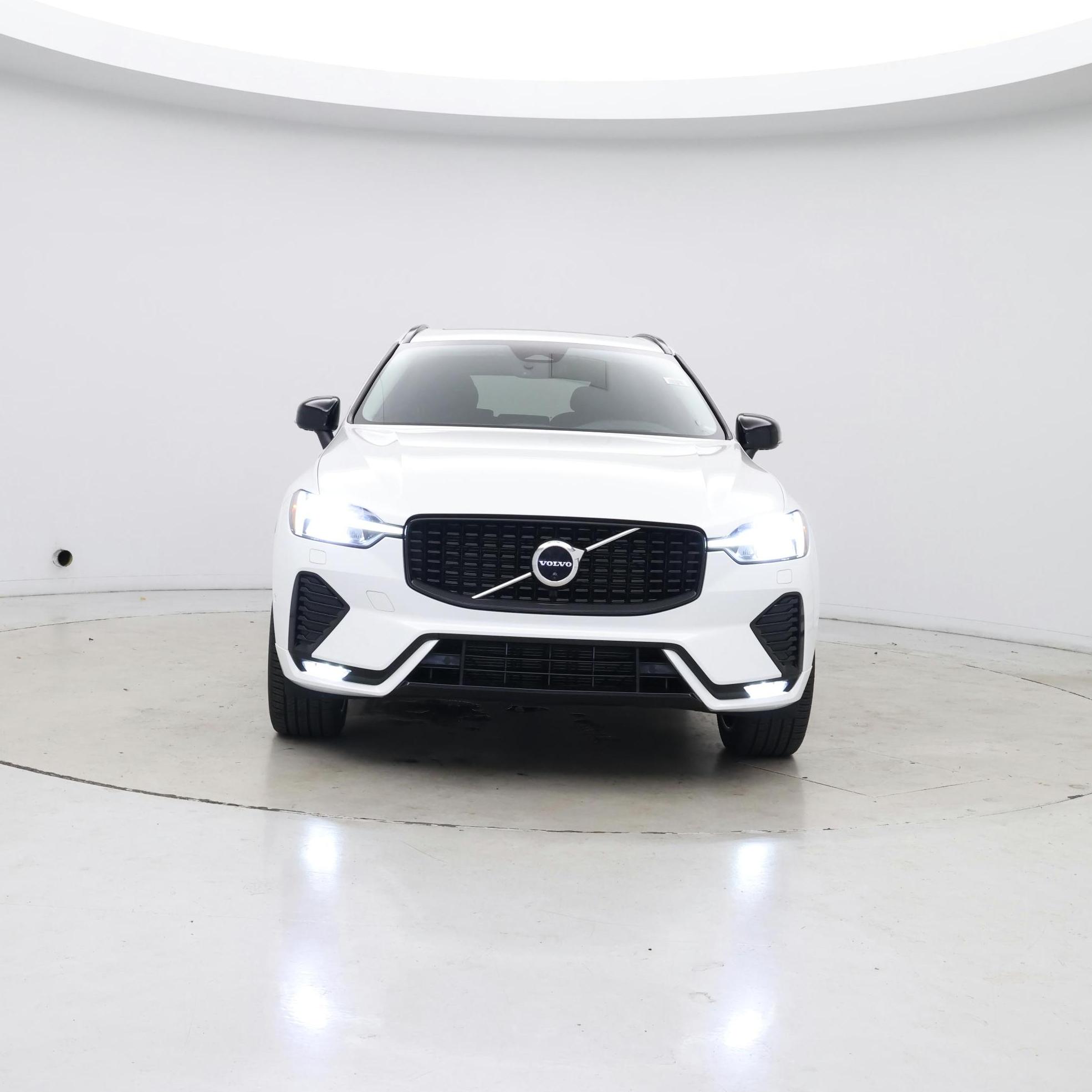Thumbnail: 2023 Volvo XC60 - 5