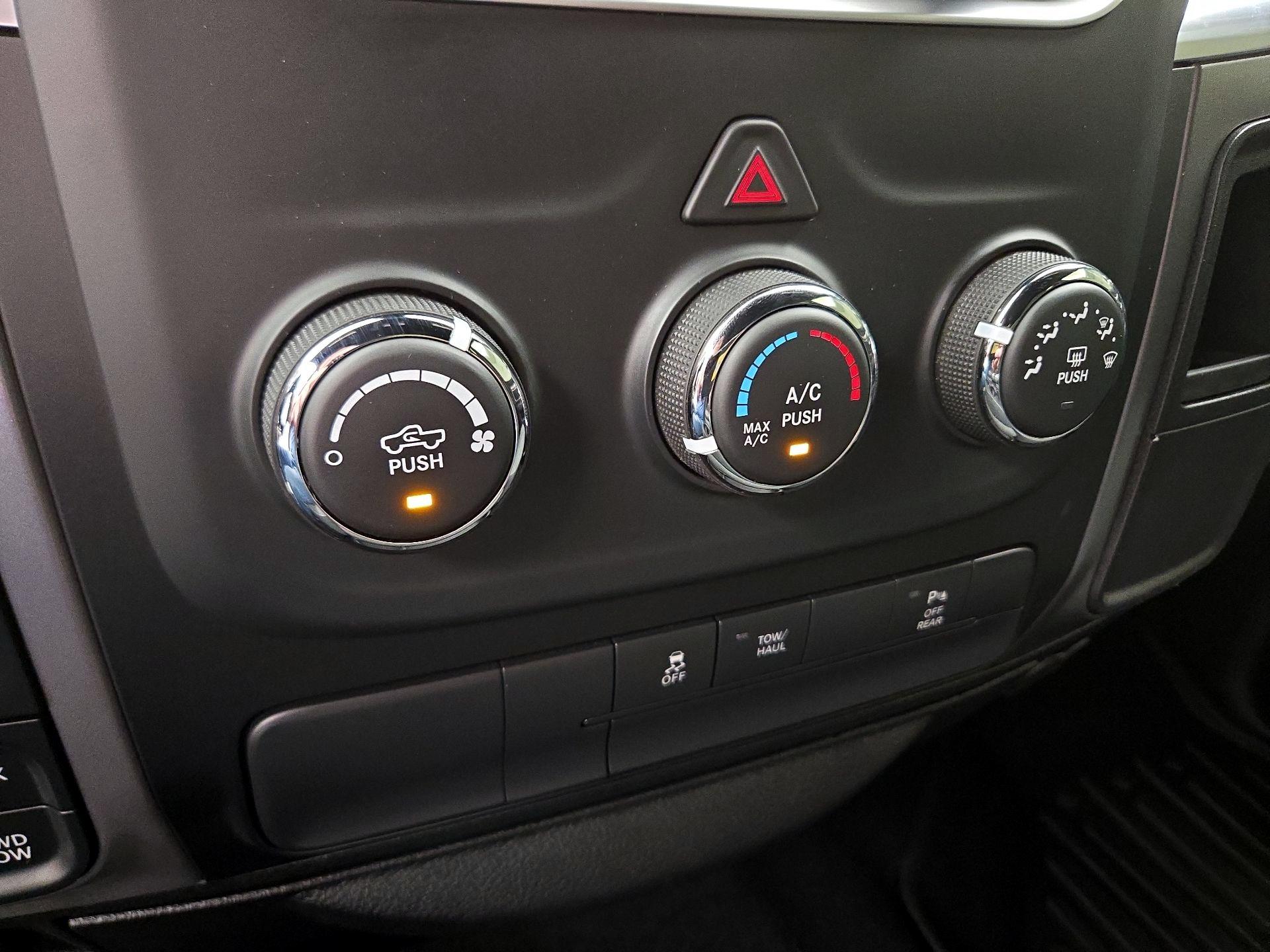 Thumbnail: 2021 RAM 1500 Classic - 16