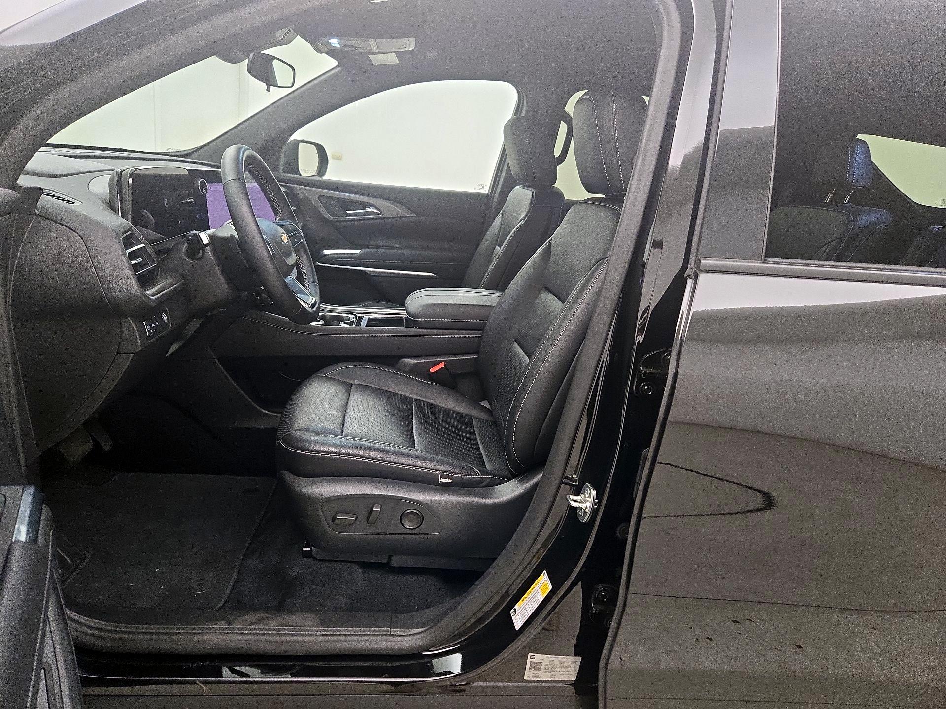 Thumbnail: 2024 Chevrolet Traverse - 11