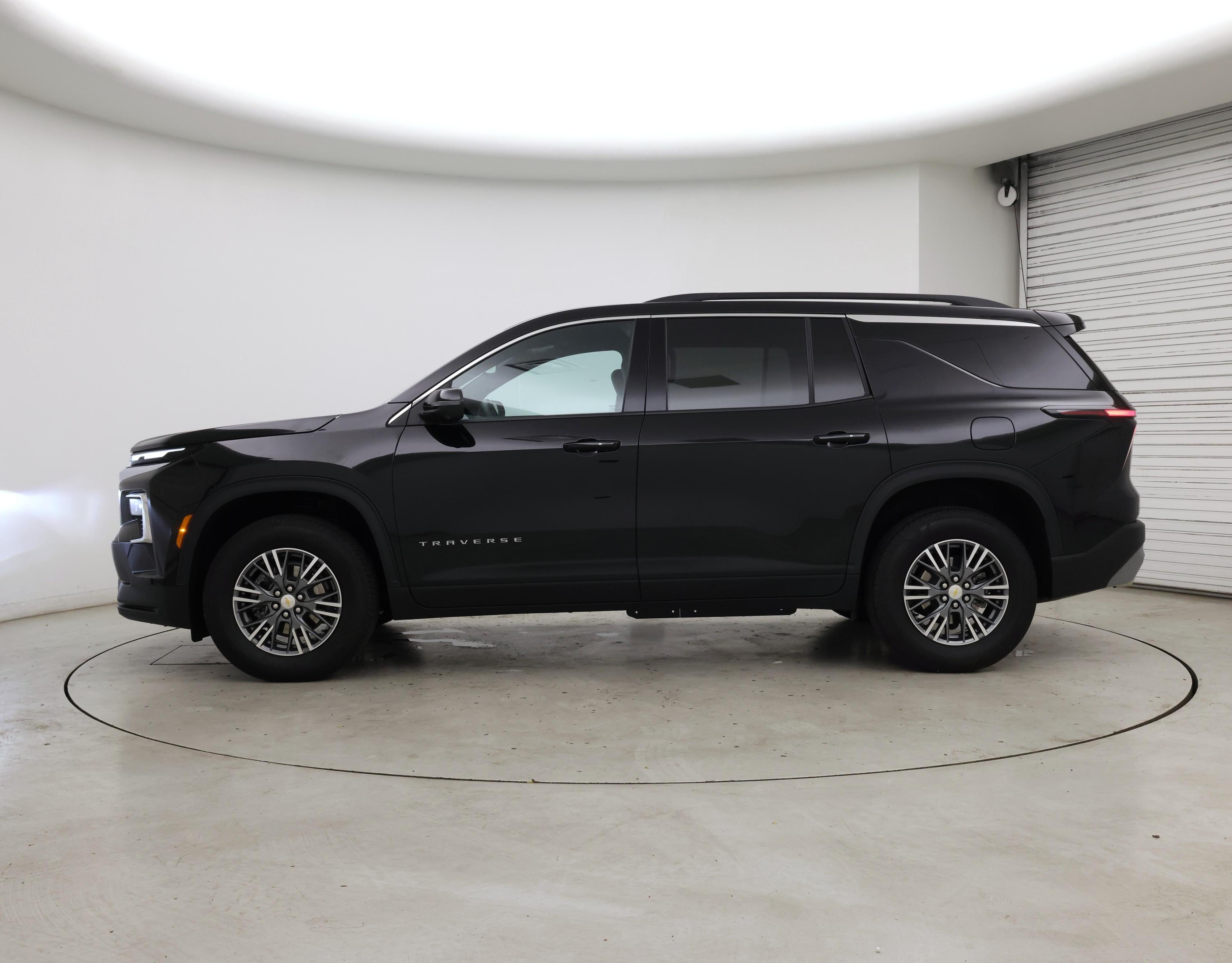 Thumbnail: 2024 Chevrolet Traverse - 3