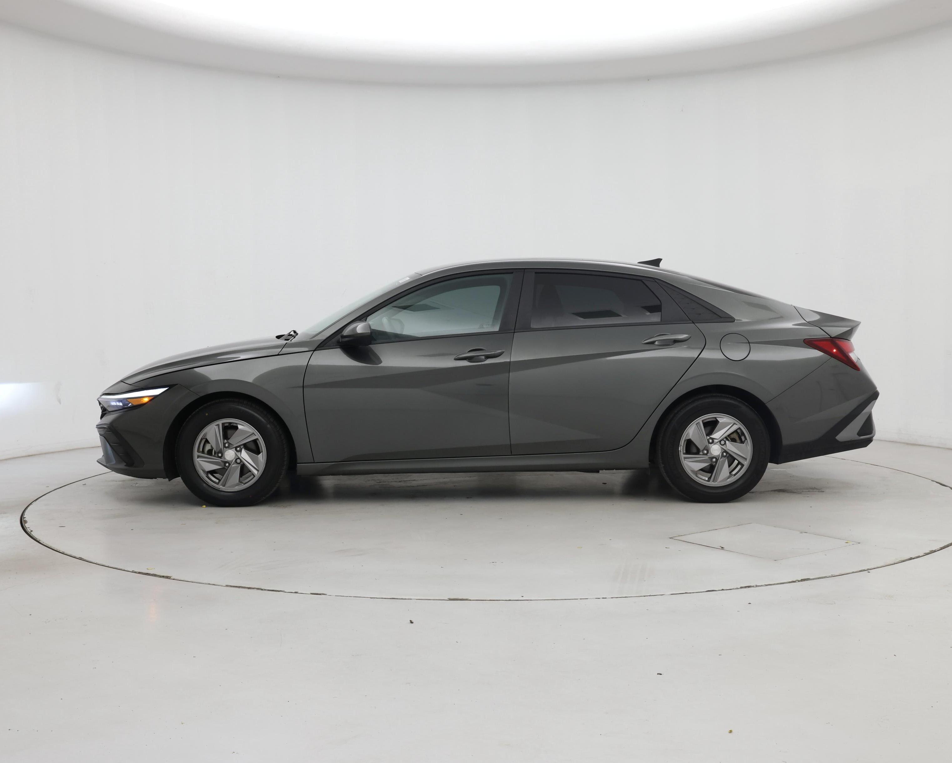 Thumbnail: 2024 Hyundai Elantra - 3